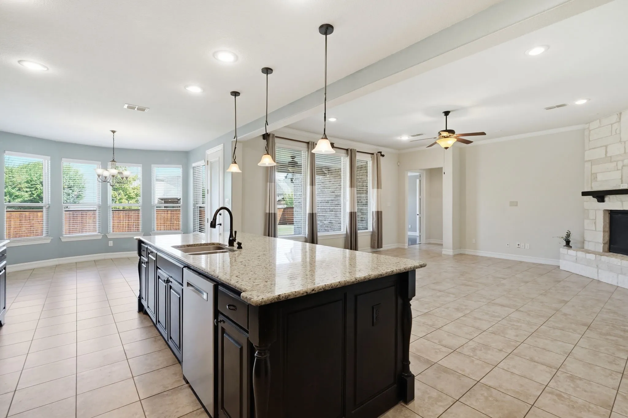 Single Family Residence For Sale in Denton County , 2803 Waverley Drive, Trophy Club, Texas 76262, 5 Bedroom, 5 Bathroom, 3 Garage spaces, 4,264 Sqft, built in 2013, mls#21369029, Real Estate Agent in Trophy Club, Homes For Sale in Denton county, Homes For Sale in Trophy Club, Realtor in Trophy Club Texas, Real Estate Brokerage Independent Realty Texas, Luminita Cordes Realtor