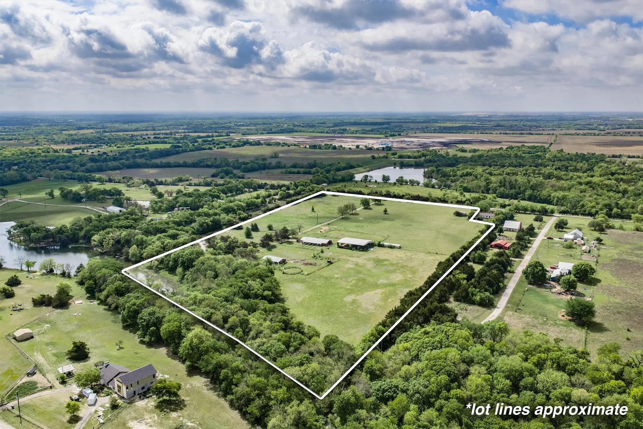 Farm For Sale in Collin County , 3135 County Road 427, Anna, Texas 75409, 3 Bedroom, 2 Bathroom, Garage spaces, 2,179 Sqft, built in 1967, mls#21352787, Real Estate Agent in Anna, Homes For Sale in Collin county, Homes For Sale in Anna, Realtor in Anna Texas, Real Estate Brokerage Independent Realty Texas, Luminita Cordes Realtor
