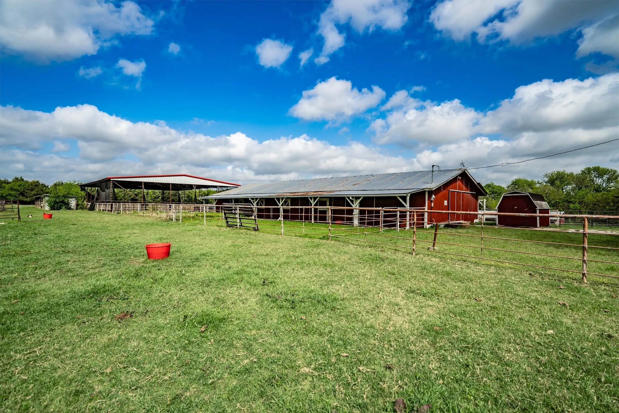Farm For Sale in Collin County , 3135 County Road 427, Anna, Texas 75409, 3 Bedroom, 2 Bathroom, Garage spaces, 2,179 Sqft, built in 1967, mls#21352787, Real Estate Agent in Anna, Homes For Sale in Collin county, Homes For Sale in Anna, Realtor in Anna Texas, Real Estate Brokerage Independent Realty Texas, Luminita Cordes Realtor