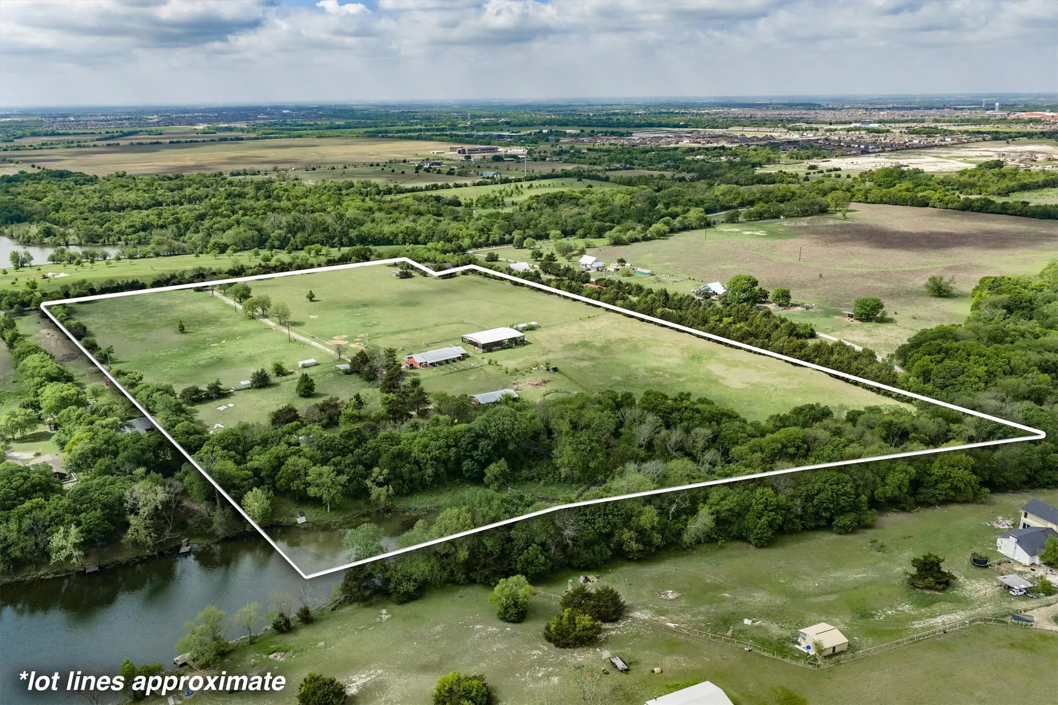 Farm For Sale in Collin County , 3135 County Road 427, Anna, Texas 75409, 3 Bedroom, 2 Bathroom, Garage spaces, 2,179 Sqft, built in 1967, mls#21352787, Real Estate Agent in Anna, Homes For Sale in Collin county, Homes For Sale in Anna, Realtor in Anna Texas, Real Estate Brokerage Independent Realty Texas, Luminita Cordes Realtor