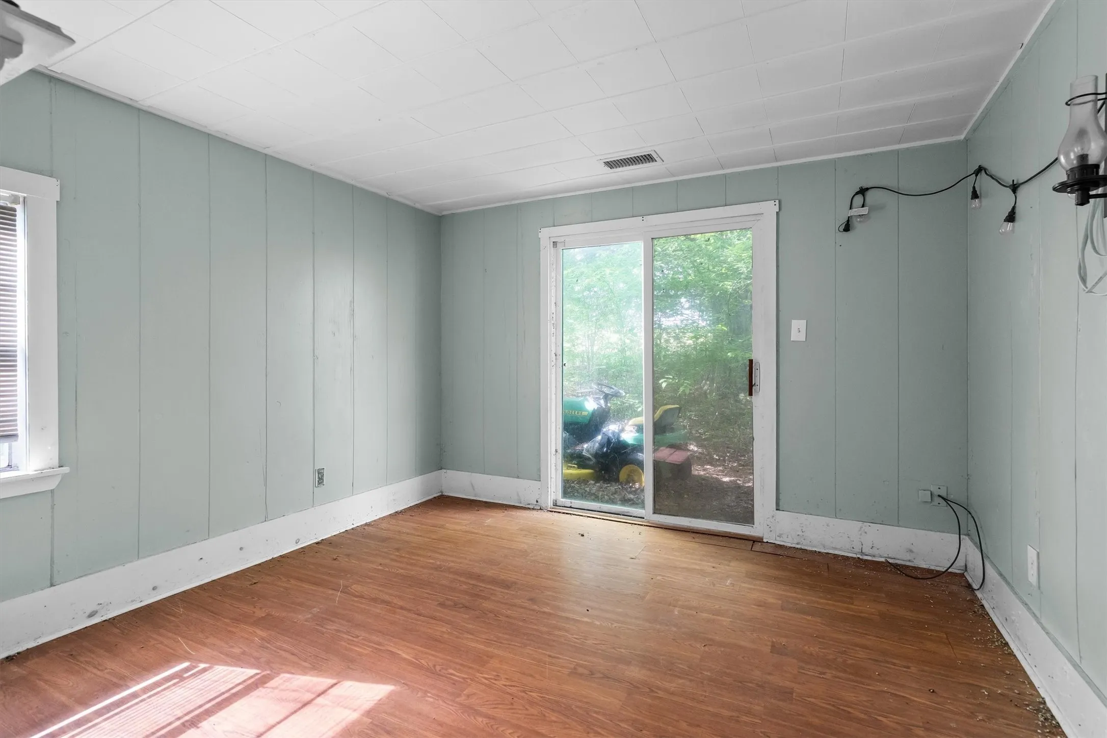 Farm For Sale in Collin County , 3135 County Road 427, Anna, Texas 75409, 3 Bedroom, 2 Bathroom, Garage spaces, 2,179 Sqft, built in 1967, mls#21352787, Real Estate Agent in Anna, Homes For Sale in Collin county, Homes For Sale in Anna, Realtor in Anna Texas, Real Estate Brokerage Independent Realty Texas, Luminita Cordes Realtor