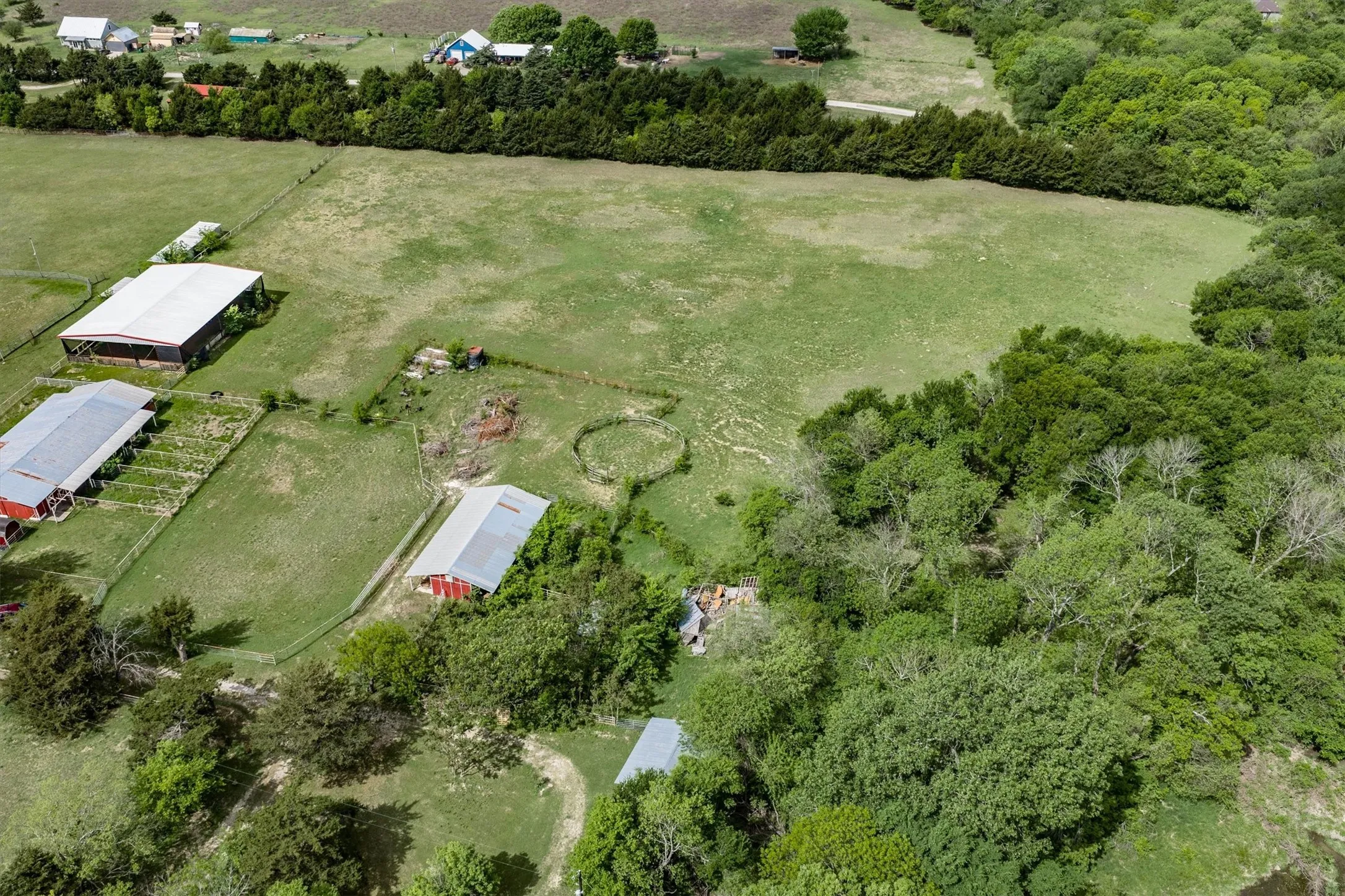 Farm For Sale in Collin County , 3135 County Road 427, Anna, Texas 75409, 3 Bedroom, 2 Bathroom, Garage spaces, 2,179 Sqft, built in 1967, mls#21352787, Real Estate Agent in Anna, Homes For Sale in Collin county, Homes For Sale in Anna, Realtor in Anna Texas, Real Estate Brokerage Independent Realty Texas, Luminita Cordes Realtor