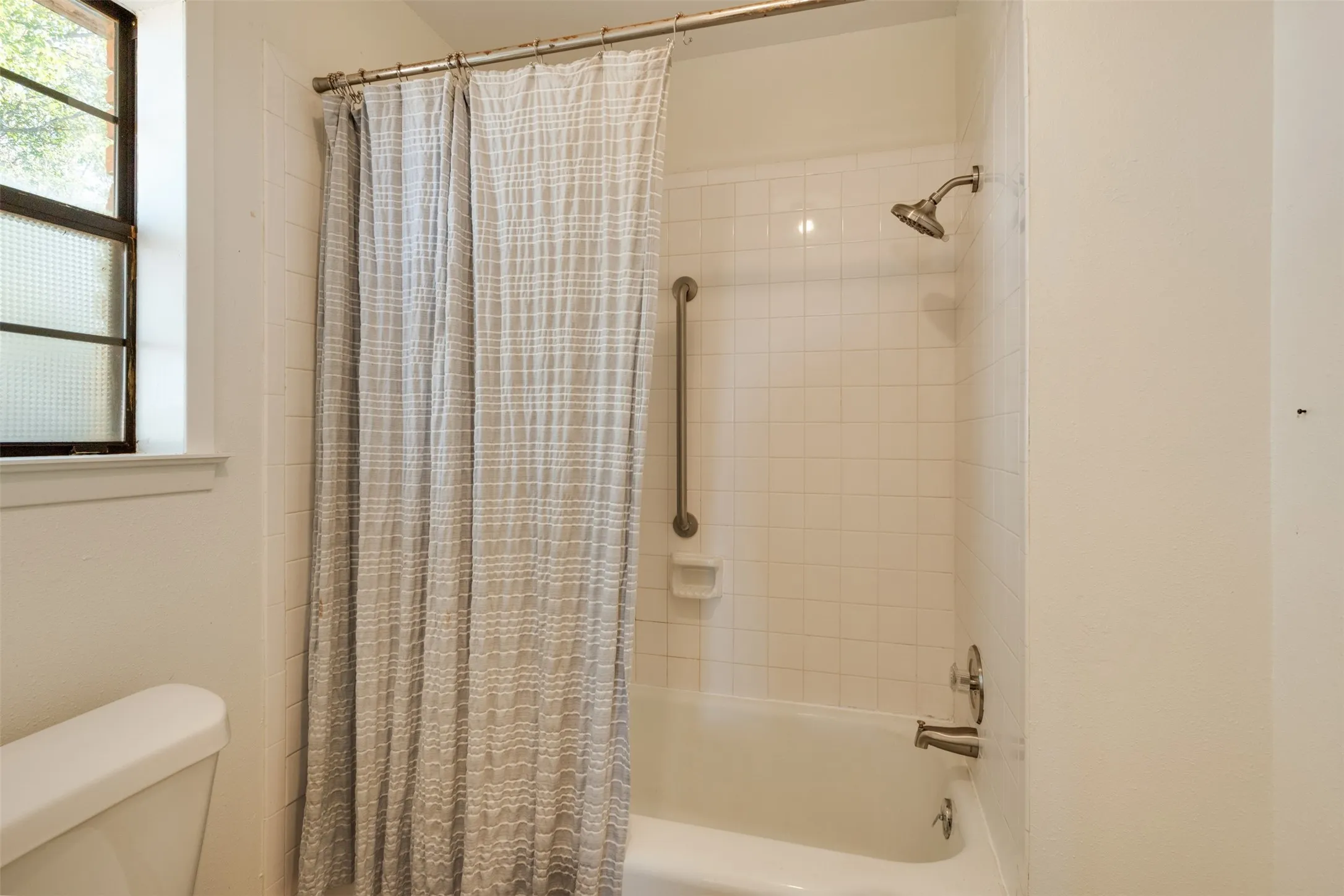 Farm For Sale in Knox County , 8154 County Road 4680, Munday, Texas 76371, 3 Bedroom, 3 Bathroom, 2 Garage spaces, 3,030 Sqft, built in 1978, mls#21368293, Real Estate Agent in Munday, Homes For Sale in Knox county, Homes For Sale in Munday, Realtor in Munday Texas, Real Estate Brokerage Independent Realty Texas, Luminita Cordes Realtor