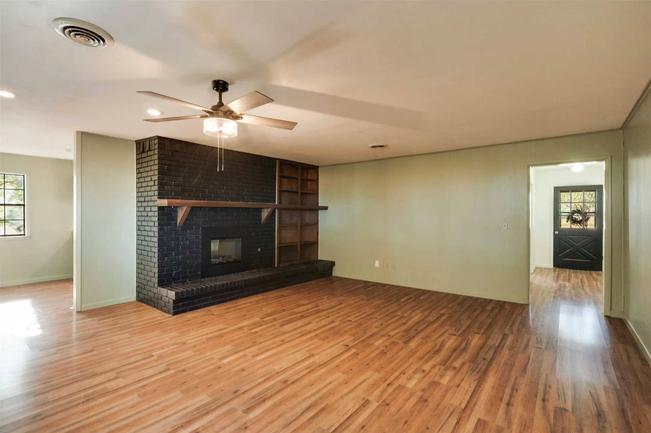 Farm For Sale in Knox County , 8154 County Road 4680, Munday, Texas 76371, 3 Bedroom, 3 Bathroom, 2 Garage spaces, 3,030 Sqft, built in 1978, mls#21368293, Real Estate Agent in Munday, Homes For Sale in Knox county, Homes For Sale in Munday, Realtor in Munday Texas, Real Estate Brokerage Independent Realty Texas, Luminita Cordes Realtor