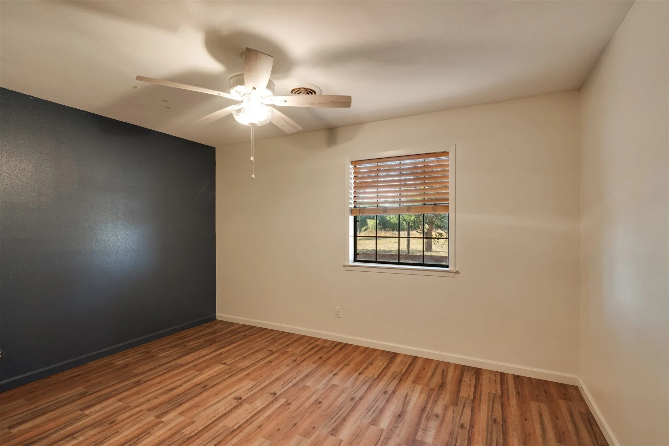 Farm For Sale in Knox County , 8154 County Road 4680, Munday, Texas 76371, 3 Bedroom, 3 Bathroom, 2 Garage spaces, 3,030 Sqft, built in 1978, mls#21368293, Real Estate Agent in Munday, Homes For Sale in Knox county, Homes For Sale in Munday, Realtor in Munday Texas, Real Estate Brokerage Independent Realty Texas, Luminita Cordes Realtor