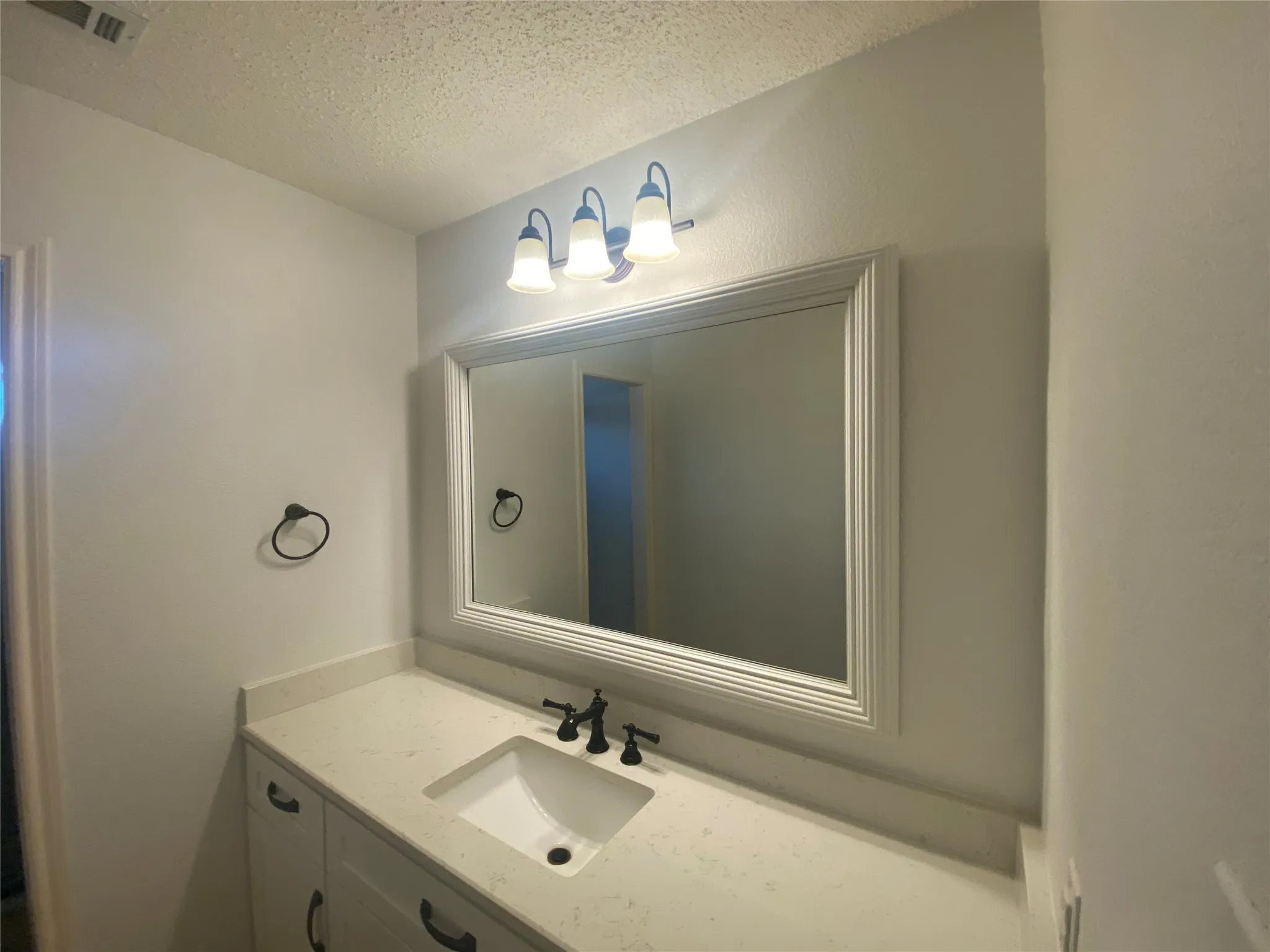 Single Family Residence For Rent in Collin County , 723 Fawn Valley Drive, Allen, Texas 75002, 4 Bedroom, 3 Bathroom, 2 Garage spaces, 2,640 Sqft, built in 1991, mls#21369879, Real Estate Agent in Allen, Homes For Rent in Collin county, Homes For Rent in Allen, Realtor in Allen Texas, Real Estate Brokerage Independent Realty Texas, Luminita Cordes Realtor