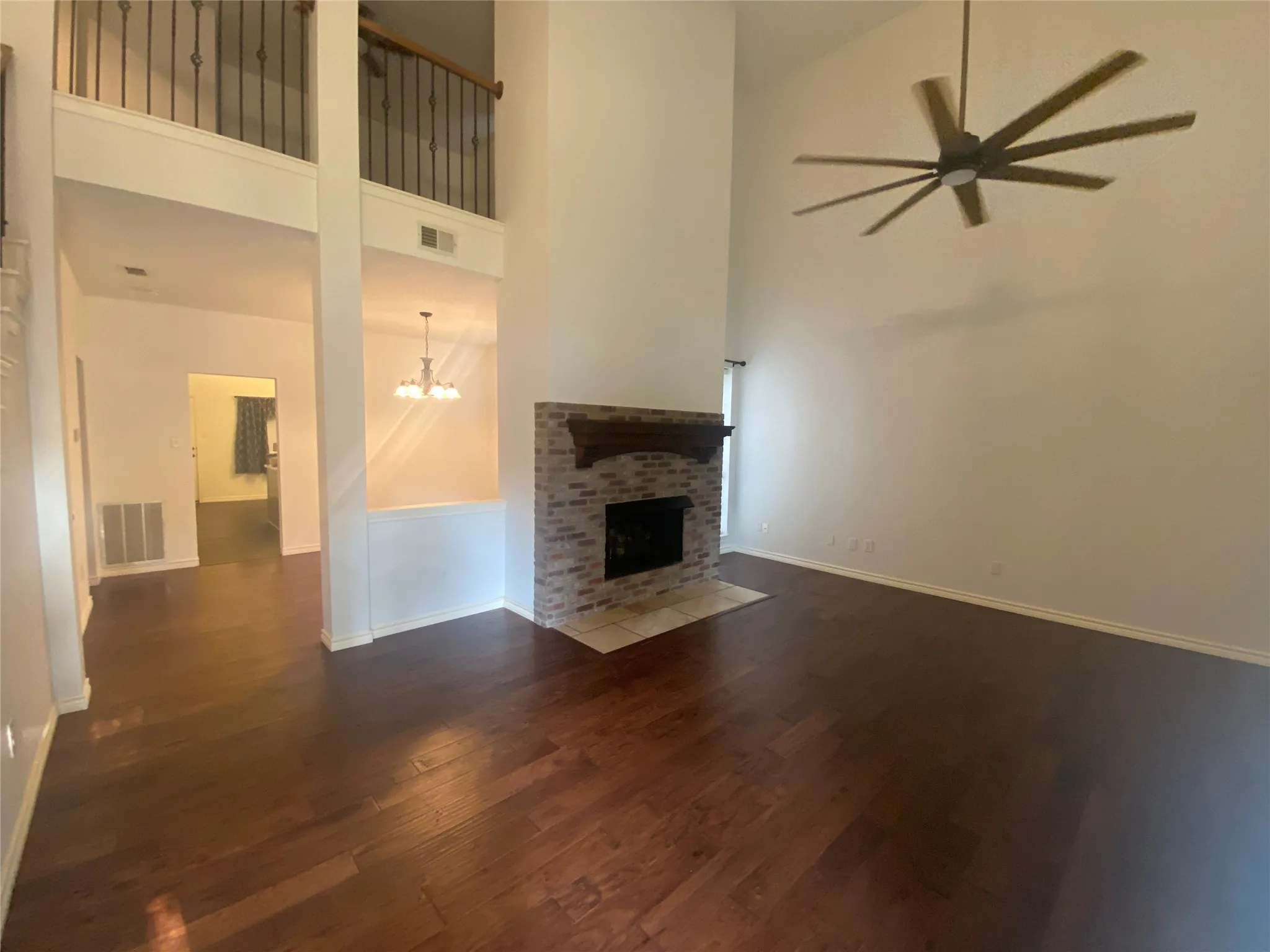 Single Family Residence For Rent in Collin County , 723 Fawn Valley Drive, Allen, Texas 75002, 4 Bedroom, 3 Bathroom, 2 Garage spaces, 2,640 Sqft, built in 1991, mls#21369879, Real Estate Agent in Allen, Homes For Rent in Collin county, Homes For Rent in Allen, Realtor in Allen Texas, Real Estate Brokerage Independent Realty Texas, Luminita Cordes Realtor