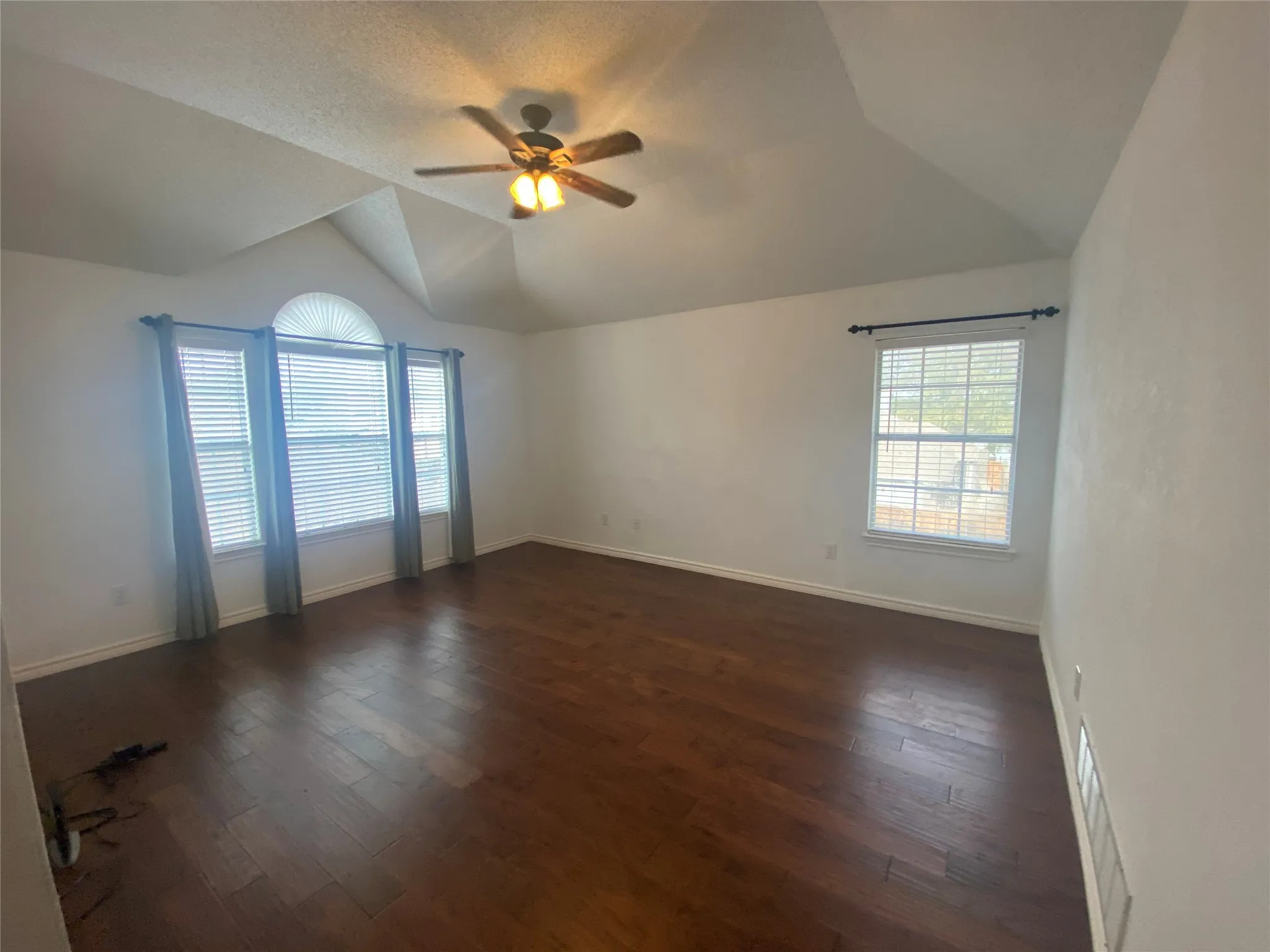Single Family Residence For Rent in Collin County , 723 Fawn Valley Drive, Allen, Texas 75002, 4 Bedroom, 3 Bathroom, 2 Garage spaces, 2,640 Sqft, built in 1991, mls#21369879, Real Estate Agent in Allen, Homes For Rent in Collin county, Homes For Rent in Allen, Realtor in Allen Texas, Real Estate Brokerage Independent Realty Texas, Luminita Cordes Realtor