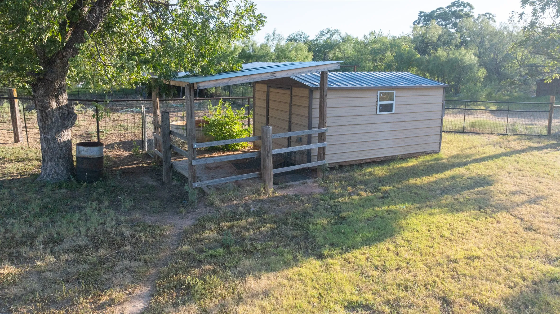 Farm For Sale in Runnels County , 817 ST HWY 153, Wingate, Texas 79566, 4 Bedroom, 3 Bathroom, Garage spaces, 2,220 Sqft, built in 1965, mls#21369866, Real Estate Agent in Wingate, Homes For Sale in Runnels county, Homes For Sale in Wingate, Realtor in Wingate Texas, Real Estate Brokerage Independent Realty Texas, Luminita Cordes Realtor
