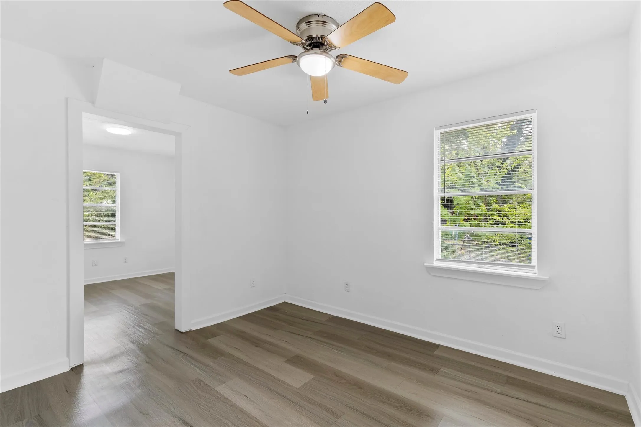 Single Family Residence For Sale in Dallas County , 3835 Lovingood Drive, Dallas, Texas 75241, 5 Bedroom, 1 Bathroom, Garage spaces, 1,234 Sqft, built in 1958, mls#21369224, Real Estate Agent in Dallas, Homes For Sale in Dallas county, Homes For Sale in Dallas, Realtor in Dallas Texas, Real Estate Brokerage Independent Realty Texas, Luminita Cordes Realtor