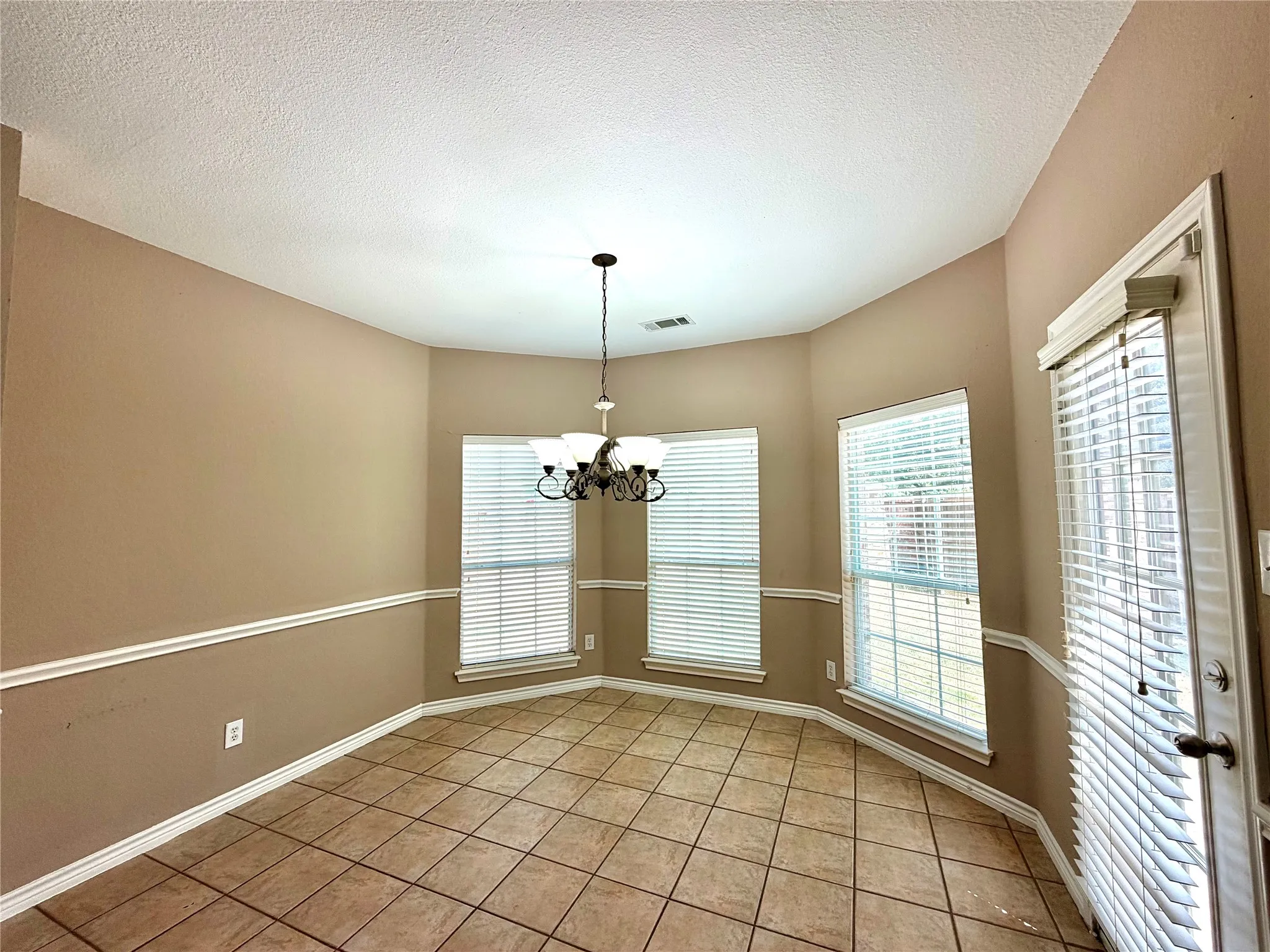 Single Family Residence For Rent in Collin County , 836 Hunters Glen, Murphy, Texas 75094, 6 Bedroom, 4 Bathroom, 2 Garage spaces, 3,831 Sqft, built in 2005, mls#21369487, Real Estate Agent in Murphy, Homes For Rent in Collin county, Homes For Rent in Murphy, Realtor in Murphy Texas, Real Estate Brokerage Independent Realty Texas, Luminita Cordes Realtor