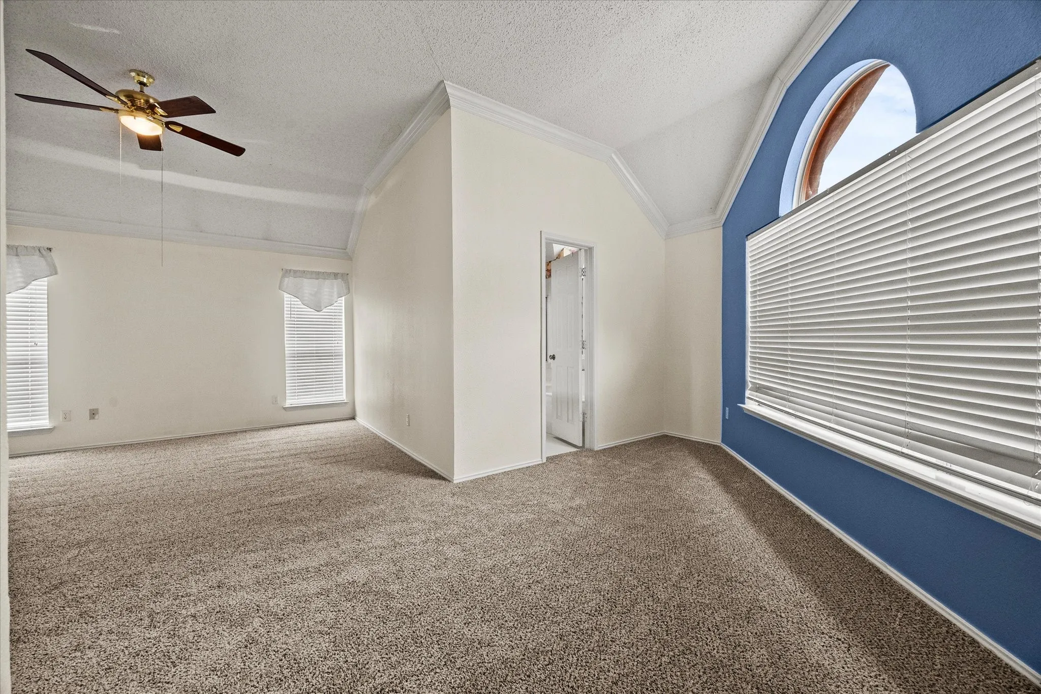 Single Family Residence For Sale in Dallas County , 2416 Liles Lane, Mesquite, Texas 75181, 3 Bedroom, 2 Bathroom, 2 Garage spaces, 1,873 Sqft, built in 1993, mls#21369851, Real Estate Agent in Mesquite, Homes For Sale in Dallas county, Homes For Sale in Mesquite, Realtor in Mesquite Texas, Real Estate Brokerage Independent Realty Texas, Luminita Cordes Realtor