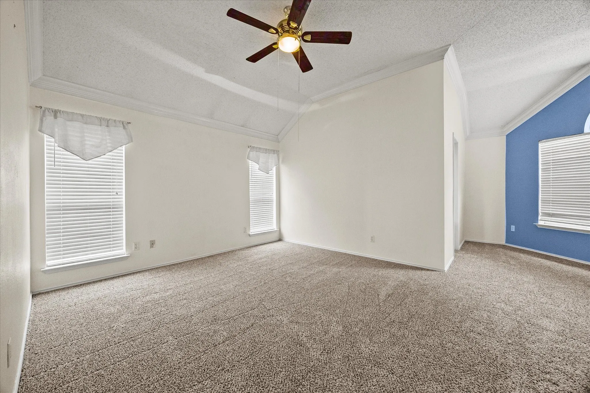 Single Family Residence For Sale in Dallas County , 2416 Liles Lane, Mesquite, Texas 75181, 3 Bedroom, 2 Bathroom, 2 Garage spaces, 1,873 Sqft, built in 1993, mls#21369851, Real Estate Agent in Mesquite, Homes For Sale in Dallas county, Homes For Sale in Mesquite, Realtor in Mesquite Texas, Real Estate Brokerage Independent Realty Texas, Luminita Cordes Realtor