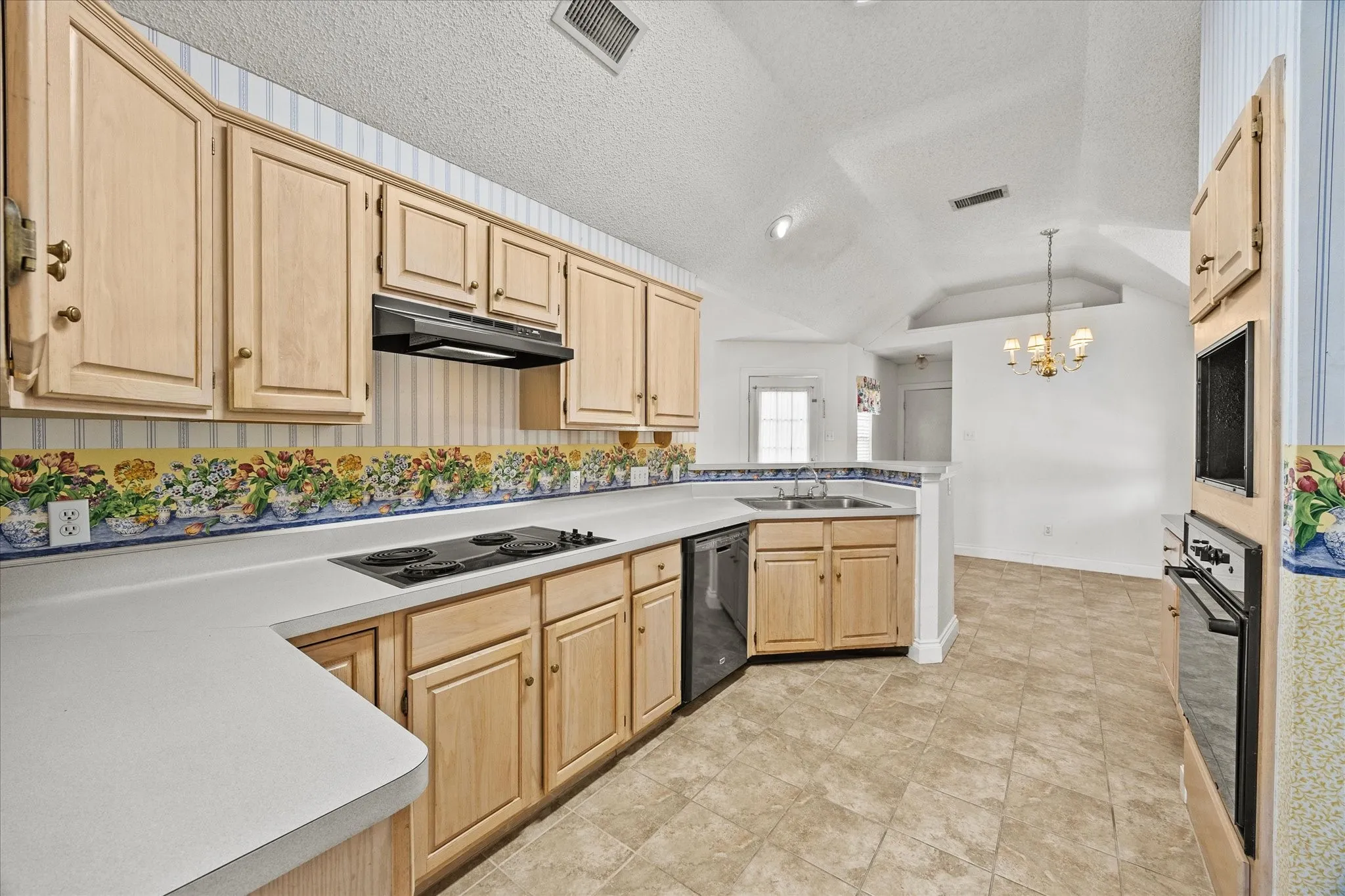 Single Family Residence For Sale in Dallas County , 2416 Liles Lane, Mesquite, Texas 75181, 3 Bedroom, 2 Bathroom, 2 Garage spaces, 1,873 Sqft, built in 1993, mls#21369851, Real Estate Agent in Mesquite, Homes For Sale in Dallas county, Homes For Sale in Mesquite, Realtor in Mesquite Texas, Real Estate Brokerage Independent Realty Texas, Luminita Cordes Realtor