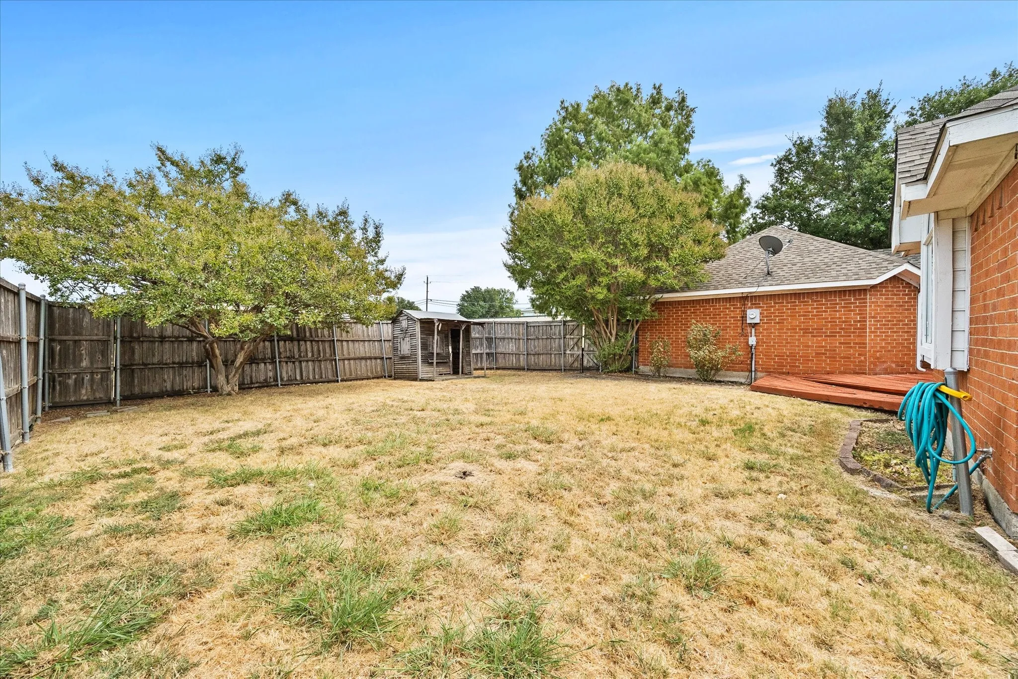 Single Family Residence For Sale in Dallas County , 2416 Liles Lane, Mesquite, Texas 75181, 3 Bedroom, 2 Bathroom, 2 Garage spaces, 1,873 Sqft, built in 1993, mls#21369851, Real Estate Agent in Mesquite, Homes For Sale in Dallas county, Homes For Sale in Mesquite, Realtor in Mesquite Texas, Real Estate Brokerage Independent Realty Texas, Luminita Cordes Realtor