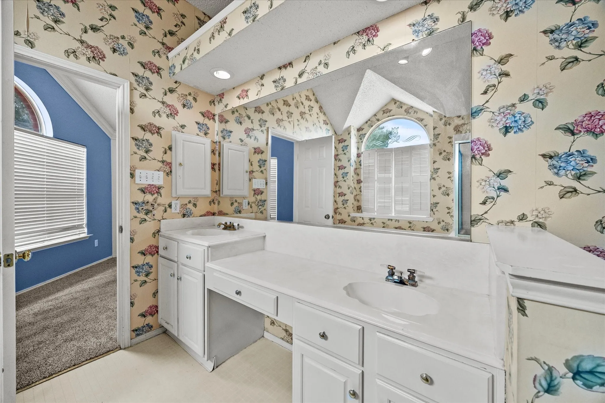 Single Family Residence For Sale in Dallas County , 2416 Liles Lane, Mesquite, Texas 75181, 3 Bedroom, 2 Bathroom, 2 Garage spaces, 1,873 Sqft, built in 1993, mls#21369851, Real Estate Agent in Mesquite, Homes For Sale in Dallas county, Homes For Sale in Mesquite, Realtor in Mesquite Texas, Real Estate Brokerage Independent Realty Texas, Luminita Cordes Realtor