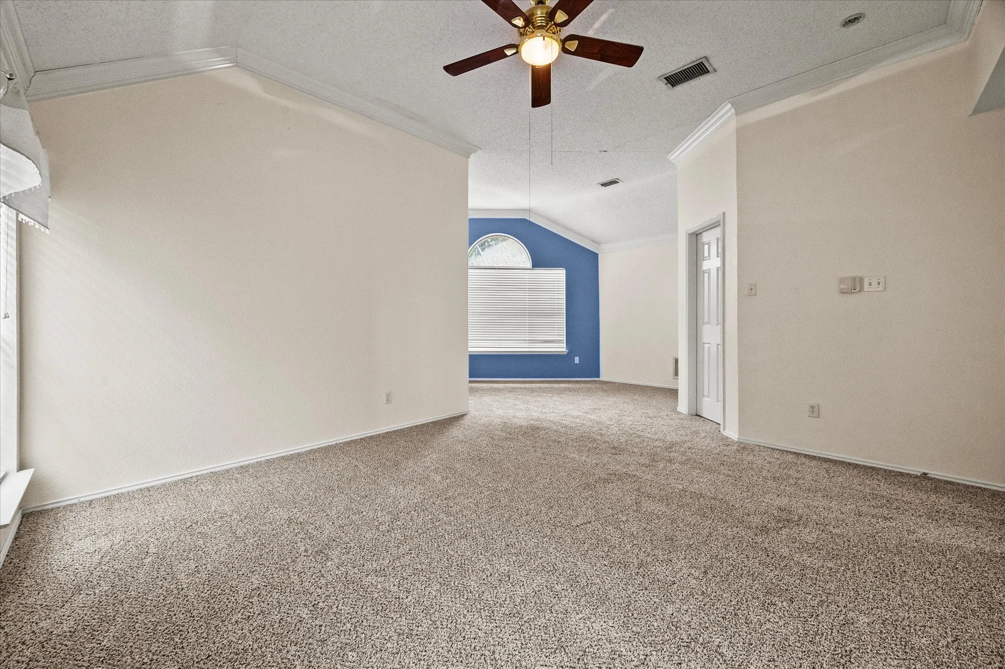 Single Family Residence For Sale in Dallas County , 2416 Liles Lane, Mesquite, Texas 75181, 3 Bedroom, 2 Bathroom, 2 Garage spaces, 1,873 Sqft, built in 1993, mls#21369851, Real Estate Agent in Mesquite, Homes For Sale in Dallas county, Homes For Sale in Mesquite, Realtor in Mesquite Texas, Real Estate Brokerage Independent Realty Texas, Luminita Cordes Realtor