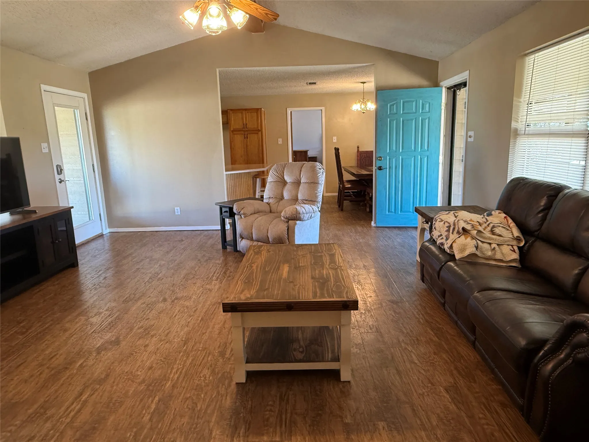 Farm For Sale in Comanche County , 601 Highway 588, Comanche, Texas 76442, 3 Bedroom, 2 Bathroom, Garage spaces, 1,616 Sqft, built in 2004, mls#21368797, Real Estate Agent in Comanche, Homes For Sale in Comanche county, Homes For Sale in Comanche, Realtor in Comanche Texas, Real Estate Brokerage Independent Realty Texas, Luminita Cordes Realtor