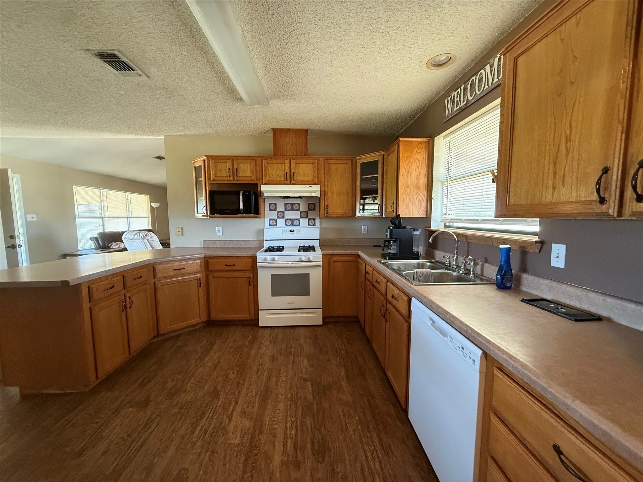 Farm For Sale in Comanche County , 601 Highway 588, Comanche, Texas 76442, 3 Bedroom, 2 Bathroom, Garage spaces, 1,616 Sqft, built in 2004, mls#21368797, Real Estate Agent in Comanche, Homes For Sale in Comanche county, Homes For Sale in Comanche, Realtor in Comanche Texas, Real Estate Brokerage Independent Realty Texas, Luminita Cordes Realtor