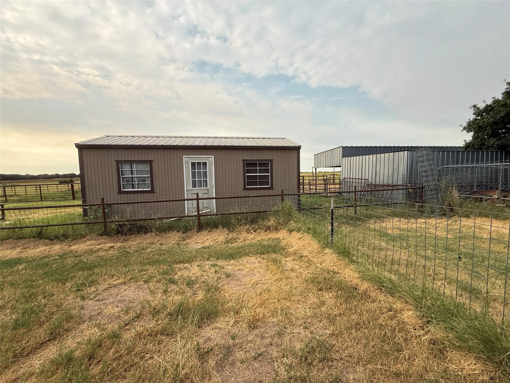 Farm For Sale in Comanche County , 601 Highway 588, Comanche, Texas 76442, 3 Bedroom, 2 Bathroom, Garage spaces, 1,616 Sqft, built in 2004, mls#21368797, Real Estate Agent in Comanche, Homes For Sale in Comanche county, Homes For Sale in Comanche, Realtor in Comanche Texas, Real Estate Brokerage Independent Realty Texas, Luminita Cordes Realtor