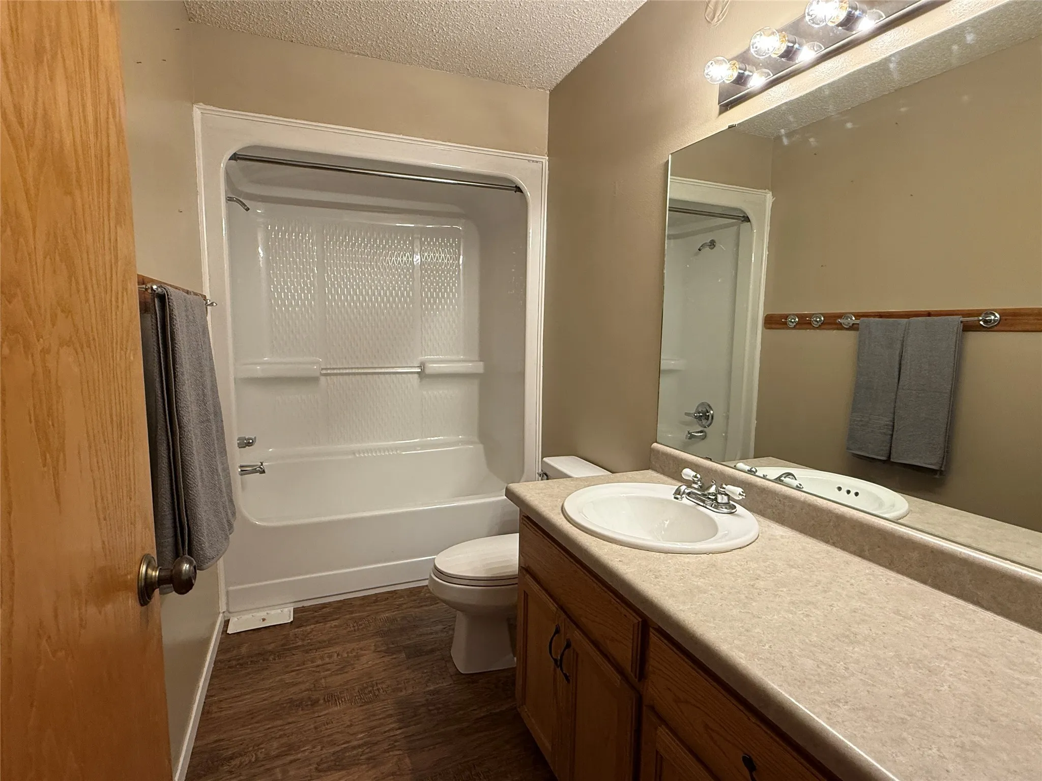 Farm For Sale in Comanche County , 601 Highway 588, Comanche, Texas 76442, 3 Bedroom, 2 Bathroom, Garage spaces, 1,616 Sqft, built in 2004, mls#21368797, Real Estate Agent in Comanche, Homes For Sale in Comanche county, Homes For Sale in Comanche, Realtor in Comanche Texas, Real Estate Brokerage Independent Realty Texas, Luminita Cordes Realtor