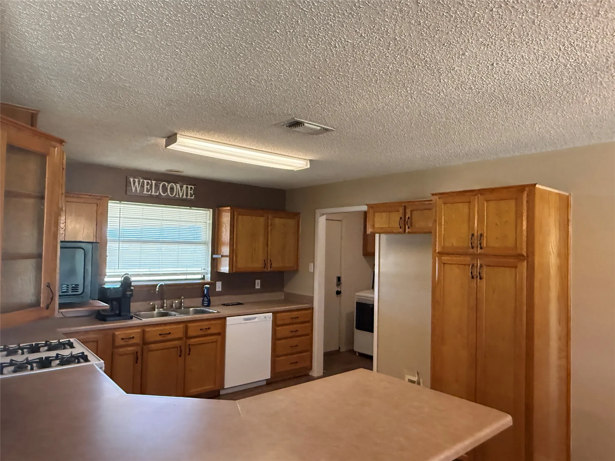 Farm For Sale in Comanche County , 601 Highway 588, Comanche, Texas 76442, 3 Bedroom, 2 Bathroom, Garage spaces, 1,616 Sqft, built in 2004, mls#21368797, Real Estate Agent in Comanche, Homes For Sale in Comanche county, Homes For Sale in Comanche, Realtor in Comanche Texas, Real Estate Brokerage Independent Realty Texas, Luminita Cordes Realtor