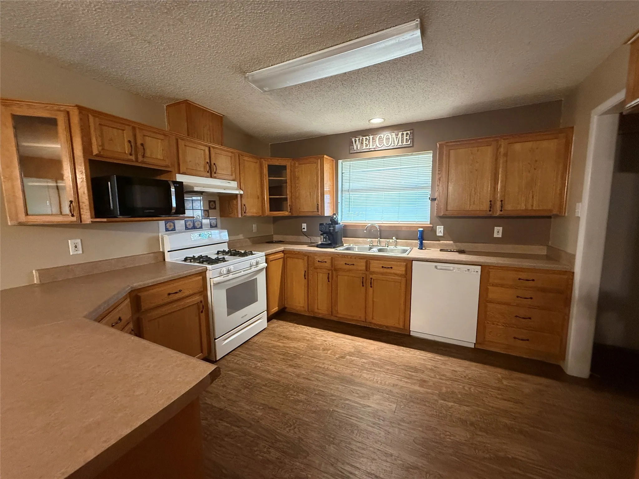 Farm For Sale in Comanche County , 601 Highway 588, Comanche, Texas 76442, 3 Bedroom, 2 Bathroom, Garage spaces, 1,616 Sqft, built in 2004, mls#21368797, Real Estate Agent in Comanche, Homes For Sale in Comanche county, Homes For Sale in Comanche, Realtor in Comanche Texas, Real Estate Brokerage Independent Realty Texas, Luminita Cordes Realtor