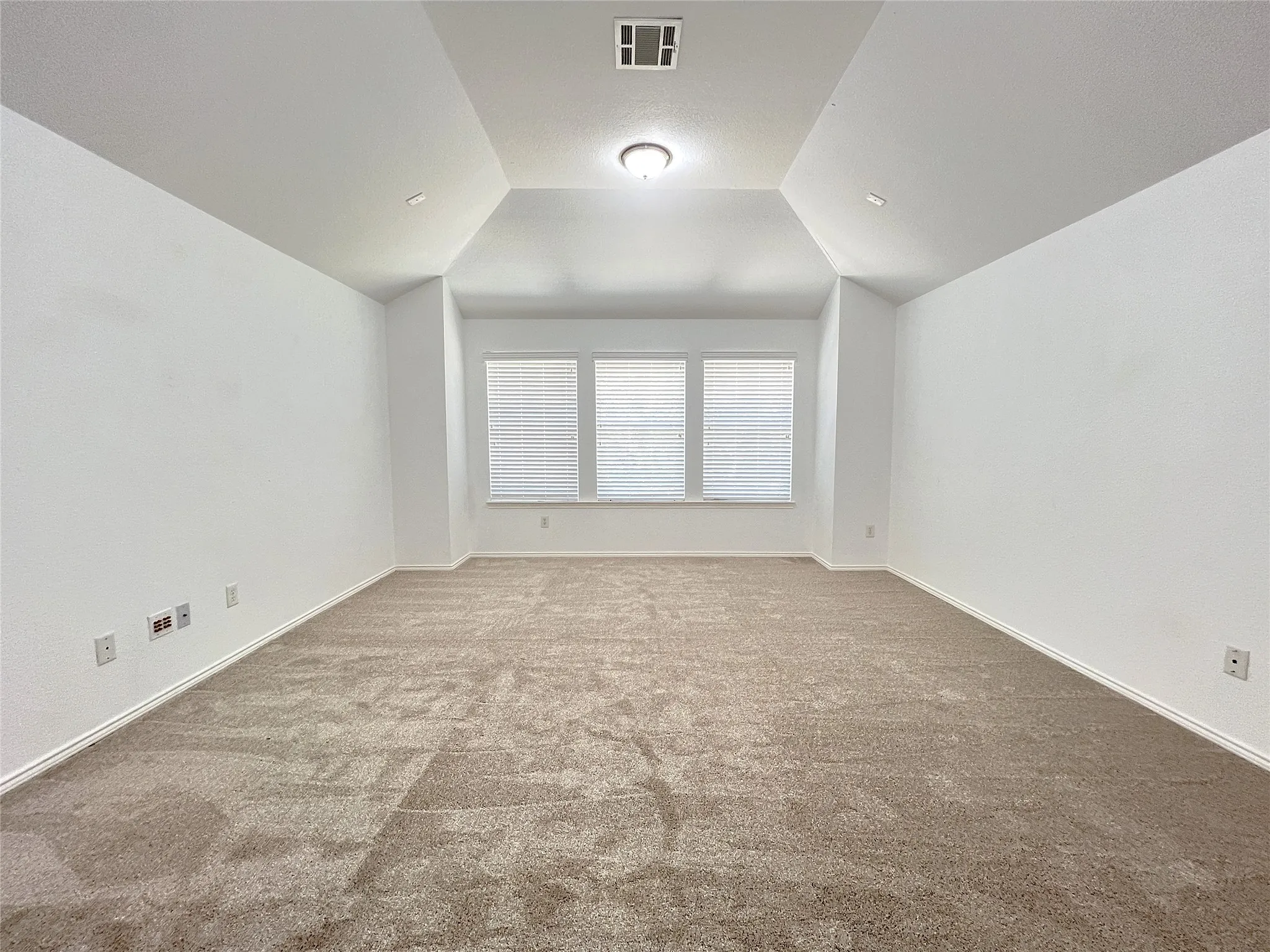 Single Family Residence For Rent in Denton County , 15465 Adlong Drive, Fort Worth, Texas 76262, 4 Bedroom, 4 Bathroom, 2 Garage spaces, 2,996 Sqft, built in 2007, mls#21369904, Real Estate Agent in Fort Worth, Homes For Rent in Denton county, Homes For Rent in Fort Worth, Realtor in Fort Worth Texas, Real Estate Brokerage Independent Realty Texas, Luminita Cordes Realtor