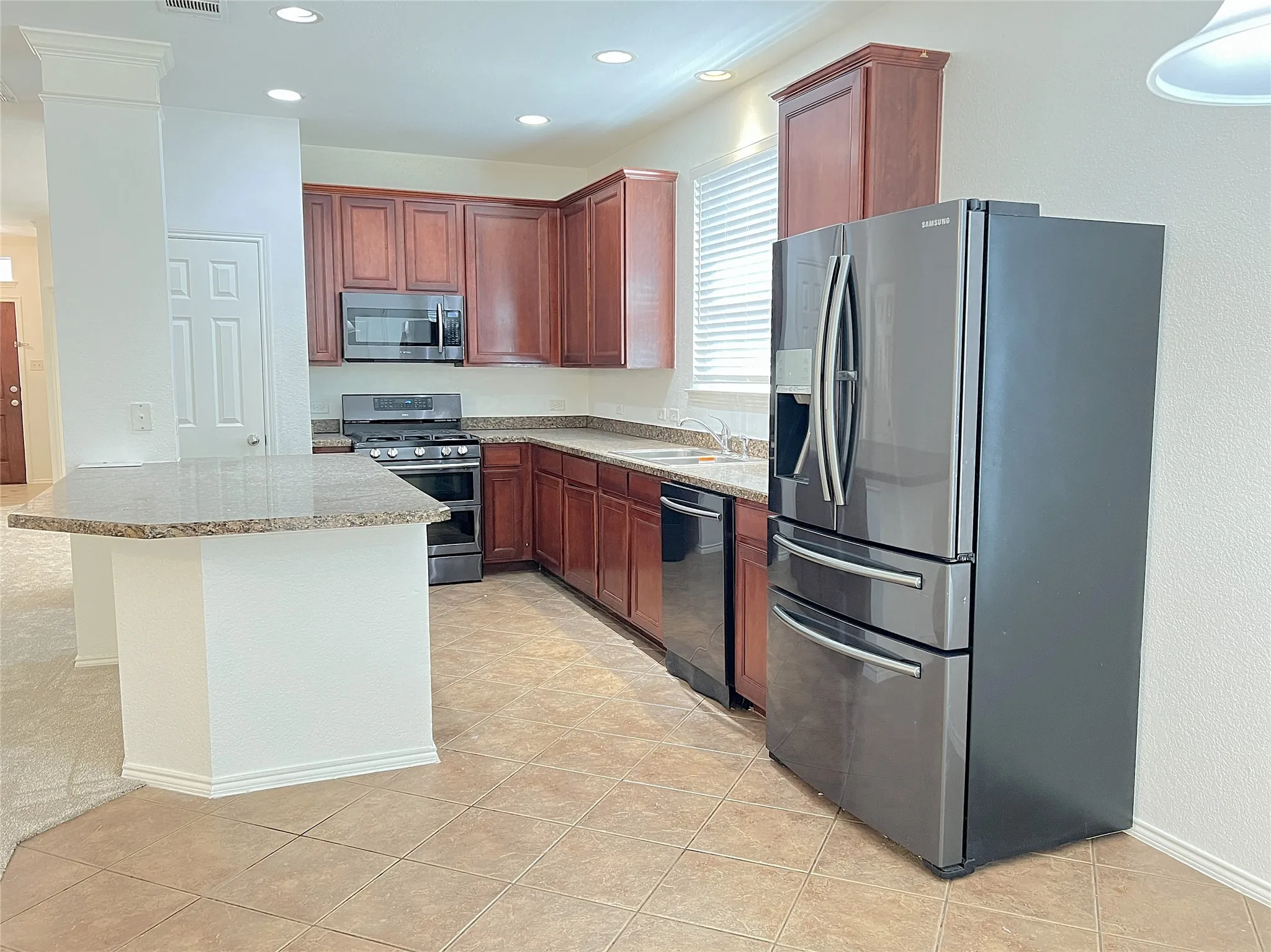 Single Family Residence For Rent in Denton County , 15465 Adlong Drive, Fort Worth, Texas 76262, 4 Bedroom, 4 Bathroom, 2 Garage spaces, 2,996 Sqft, built in 2007, mls#21369904, Real Estate Agent in Fort Worth, Homes For Rent in Denton county, Homes For Rent in Fort Worth, Realtor in Fort Worth Texas, Real Estate Brokerage Independent Realty Texas, Luminita Cordes Realtor