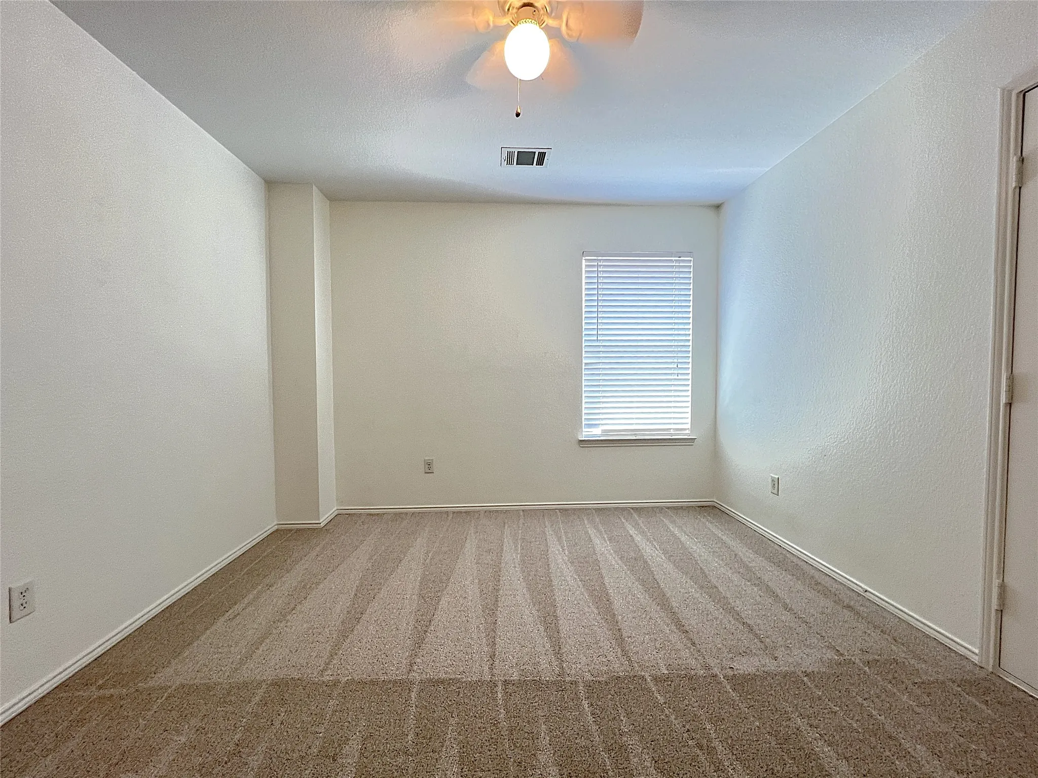 Single Family Residence For Rent in Denton County , 15465 Adlong Drive, Fort Worth, Texas 76262, 4 Bedroom, 4 Bathroom, 2 Garage spaces, 2,996 Sqft, built in 2007, mls#21369904, Real Estate Agent in Fort Worth, Homes For Rent in Denton county, Homes For Rent in Fort Worth, Realtor in Fort Worth Texas, Real Estate Brokerage Independent Realty Texas, Luminita Cordes Realtor