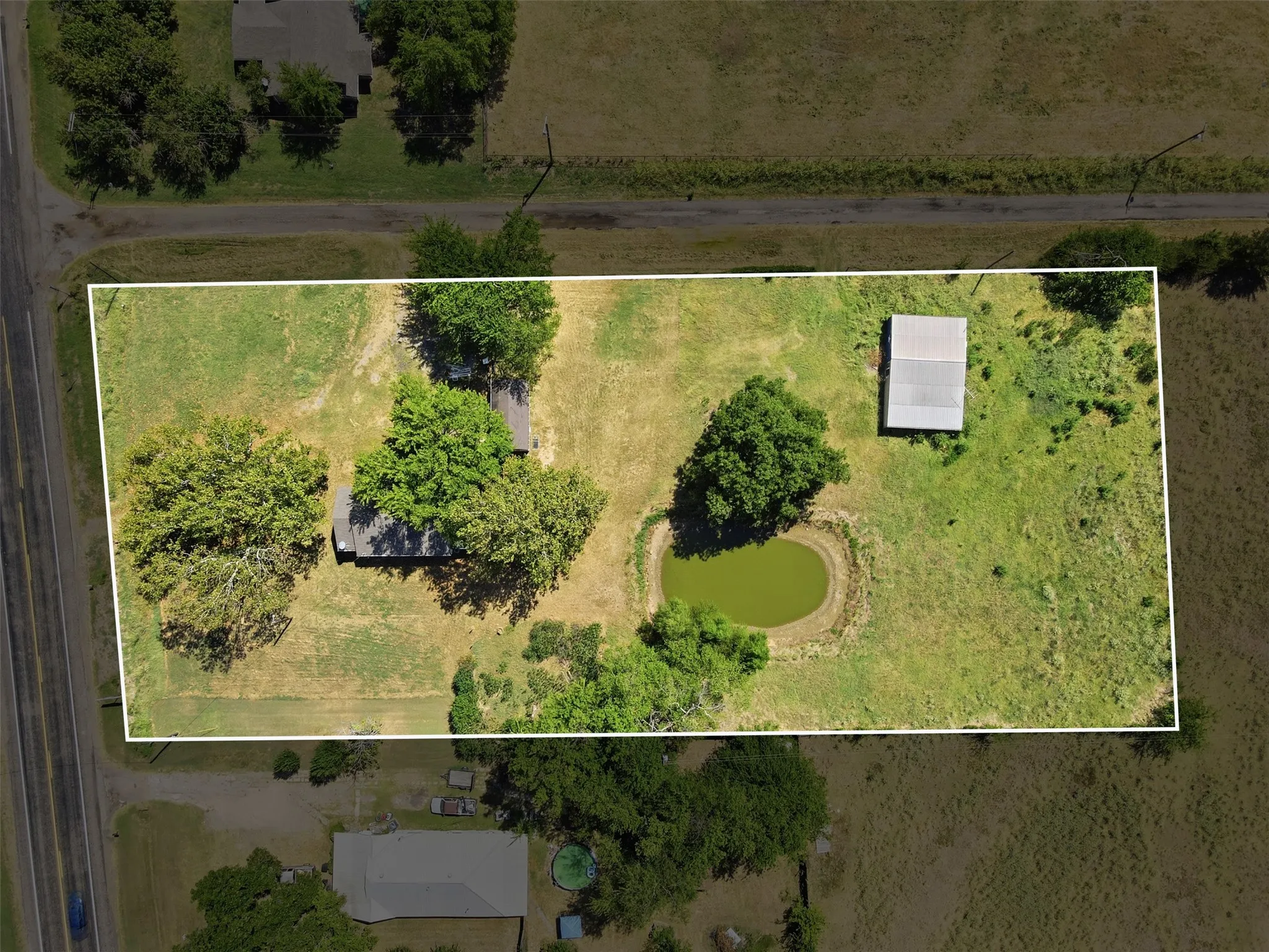 Single Family Residence For Sale in Hopkins County , 13810 E SH 67, Saltillo, Texas 75478, 2 Bedroom, 1 Bathroom, Garage spaces, 1,224 Sqft, built in 1940, mls#21368542, Real Estate Agent in Saltillo, Homes For Sale in Hopkins county, Homes For Sale in Saltillo, Realtor in Saltillo Texas, Real Estate Brokerage Independent Realty Texas, Luminita Cordes Realtor