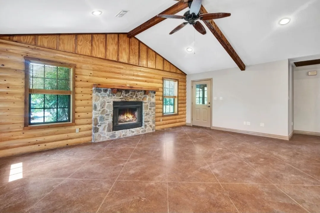 Single Family Residence For Rent in Grayson County , 306 Homesite Road, Pottsboro, Texas 75076, 3 Bedroom, 2 Bathroom, 1 Garage spaces, 1,364 Sqft, built in 2008, mls#21369204, Real Estate Agent in Pottsboro, Homes For Rent in Grayson county, Homes For Rent in Pottsboro, Realtor in Pottsboro Texas, Real Estate Brokerage Independent Realty Texas, Luminita Cordes Realtor
