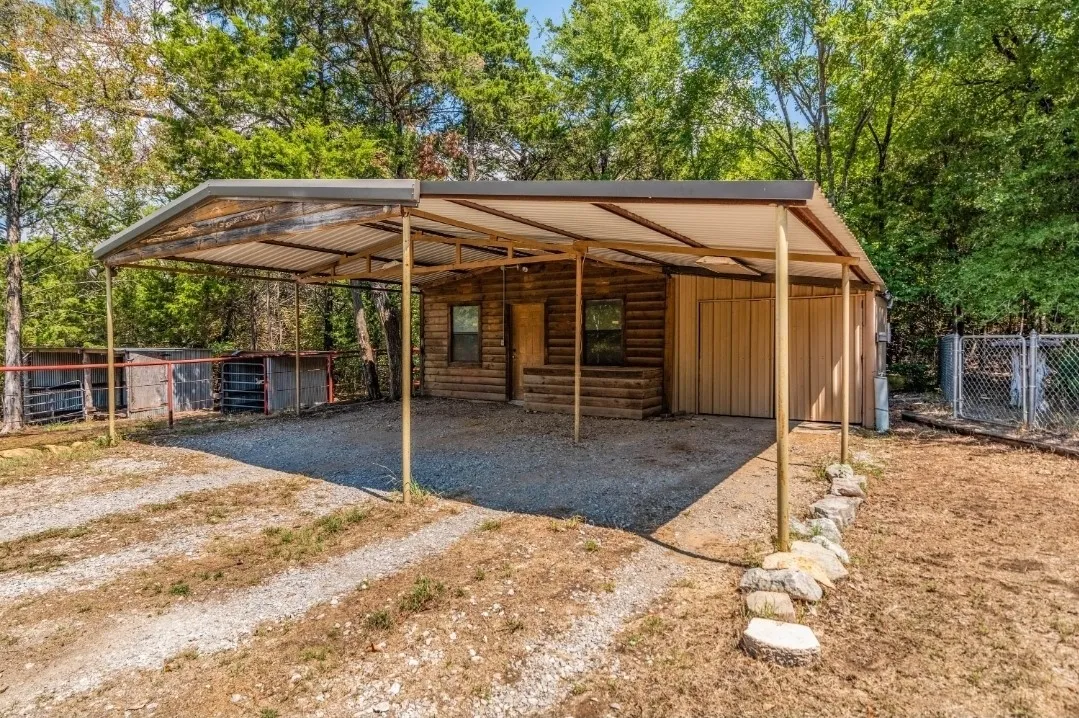 Single Family Residence For Rent in Grayson County , 306 Homesite Road, Pottsboro, Texas 75076, 3 Bedroom, 2 Bathroom, 1 Garage spaces, 1,364 Sqft, built in 2008, mls#21369204, Real Estate Agent in Pottsboro, Homes For Rent in Grayson county, Homes For Rent in Pottsboro, Realtor in Pottsboro Texas, Real Estate Brokerage Independent Realty Texas, Luminita Cordes Realtor