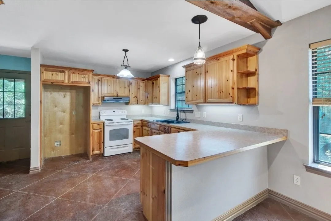 Single Family Residence For Rent in Grayson County , 306 Homesite Road, Pottsboro, Texas 75076, 3 Bedroom, 2 Bathroom, 1 Garage spaces, 1,364 Sqft, built in 2008, mls#21369204, Real Estate Agent in Pottsboro, Homes For Rent in Grayson county, Homes For Rent in Pottsboro, Realtor in Pottsboro Texas, Real Estate Brokerage Independent Realty Texas, Luminita Cordes Realtor