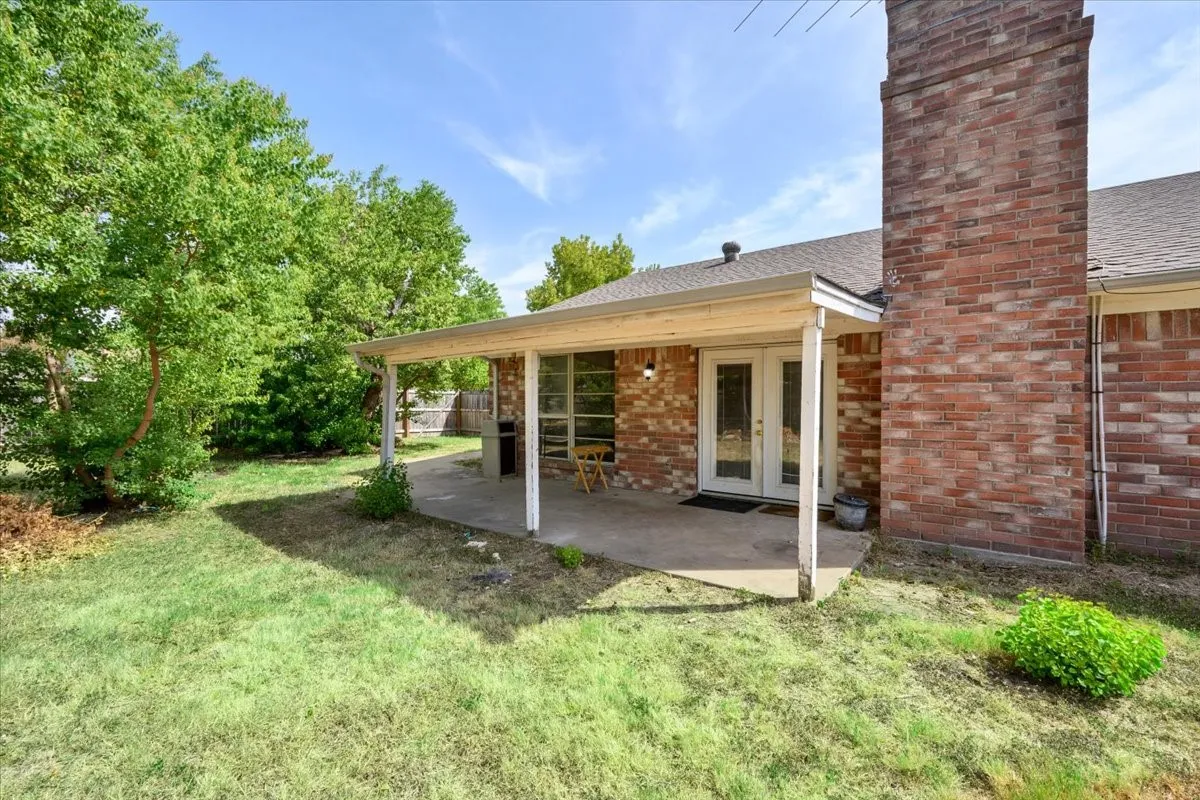 Single Family Residence For Sale in Hood County , 4000 Mountain Vista Drive, Granbury, Texas 76048, 3 Bedroom, 2 Bathroom, 2 Garage spaces, 1,748 Sqft, built in 1979, mls#21368362, Real Estate Agent in Granbury, Homes For Sale in Hood county, Homes For Sale in Granbury, Realtor in Granbury Texas, Real Estate Brokerage Independent Realty Texas, Luminita Cordes Realtor