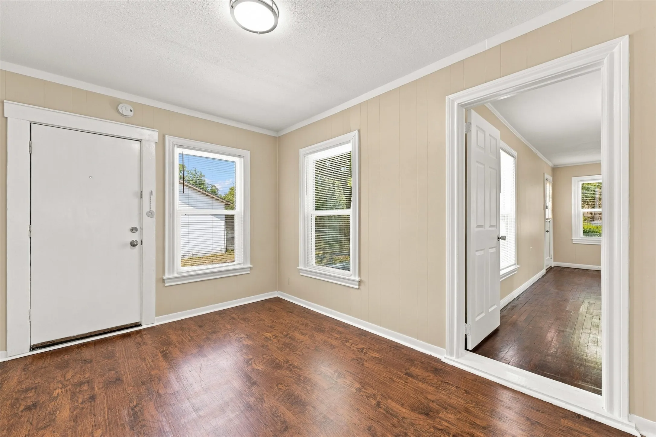 Single Family Residence For Sale in Mc Lennan County , 711 N 35th Street, Waco, Texas 76710, 3 Bedroom, 2 Bathroom, Garage spaces, 1,476 Sqft, built in 1939, mls#21368834, Real Estate Agent in Waco, Homes For Sale in Mc Lennan county, Homes For Sale in Waco, Realtor in Waco Texas, Real Estate Brokerage Independent Realty Texas, Luminita Cordes Realtor