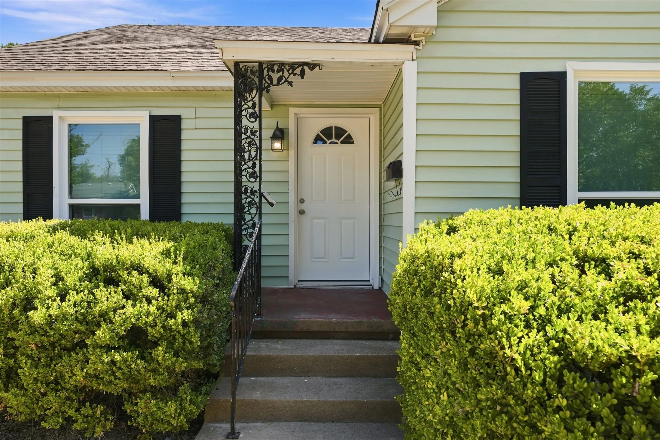 Single Family Residence For Sale in Mc Lennan County , 711 N 35th Street, Waco, Texas 76710, 3 Bedroom, 2 Bathroom, Garage spaces, 1,476 Sqft, built in 1939, mls#21368834, Real Estate Agent in Waco, Homes For Sale in Mc Lennan county, Homes For Sale in Waco, Realtor in Waco Texas, Real Estate Brokerage Independent Realty Texas, Luminita Cordes Realtor