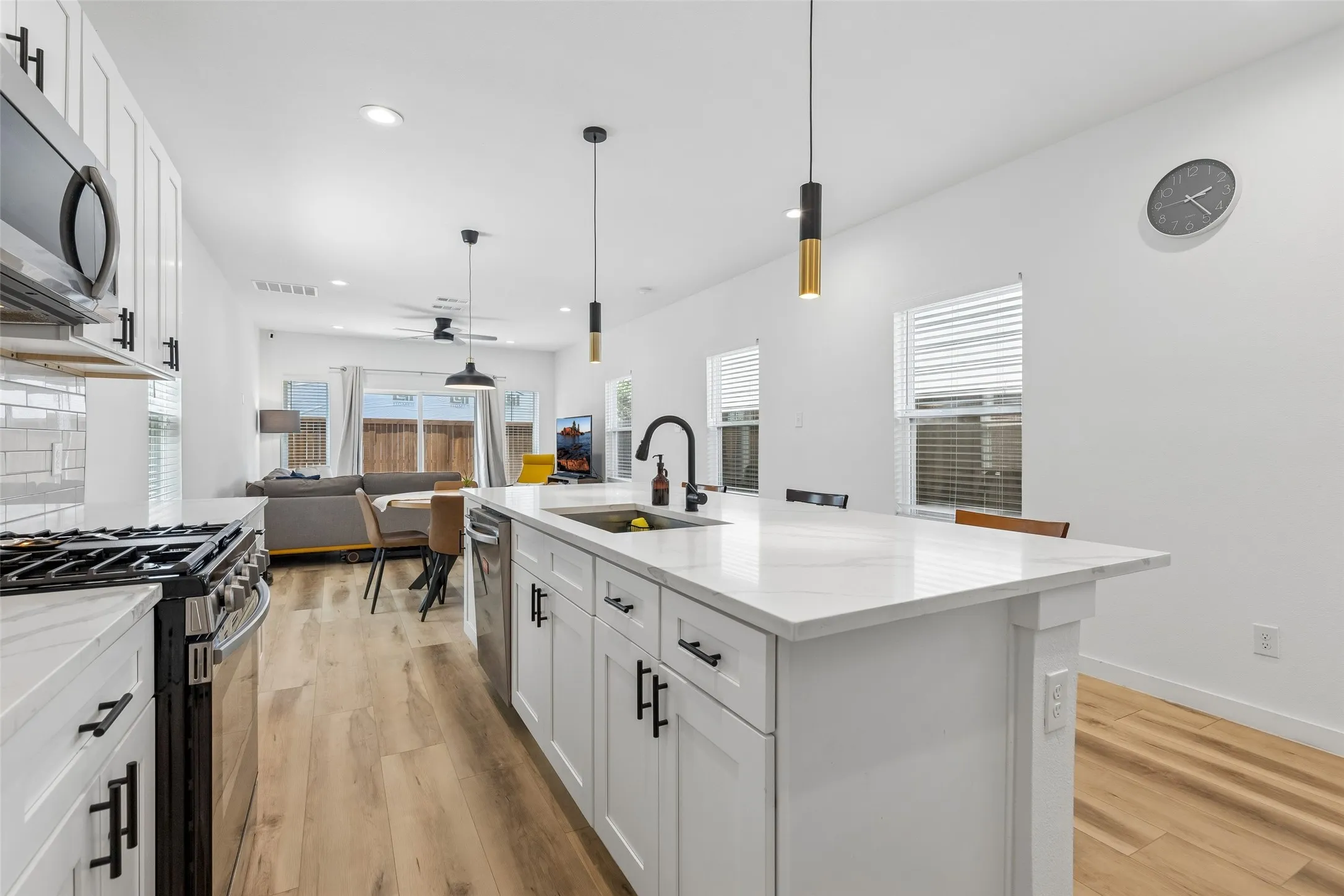 Single Family Residence For Sale in Dallas County , 2225 Bethurum Avenue, Dallas, Texas 75215, 4 Bedroom, 3 Bathroom, 1 Garage spaces, 1,776 Sqft, built in 2024, mls#21368121, Real Estate Agent in Dallas, Homes For Sale in Dallas county, Homes For Sale in Dallas, Realtor in Dallas Texas, Real Estate Brokerage Independent Realty Texas, Luminita Cordes Realtor