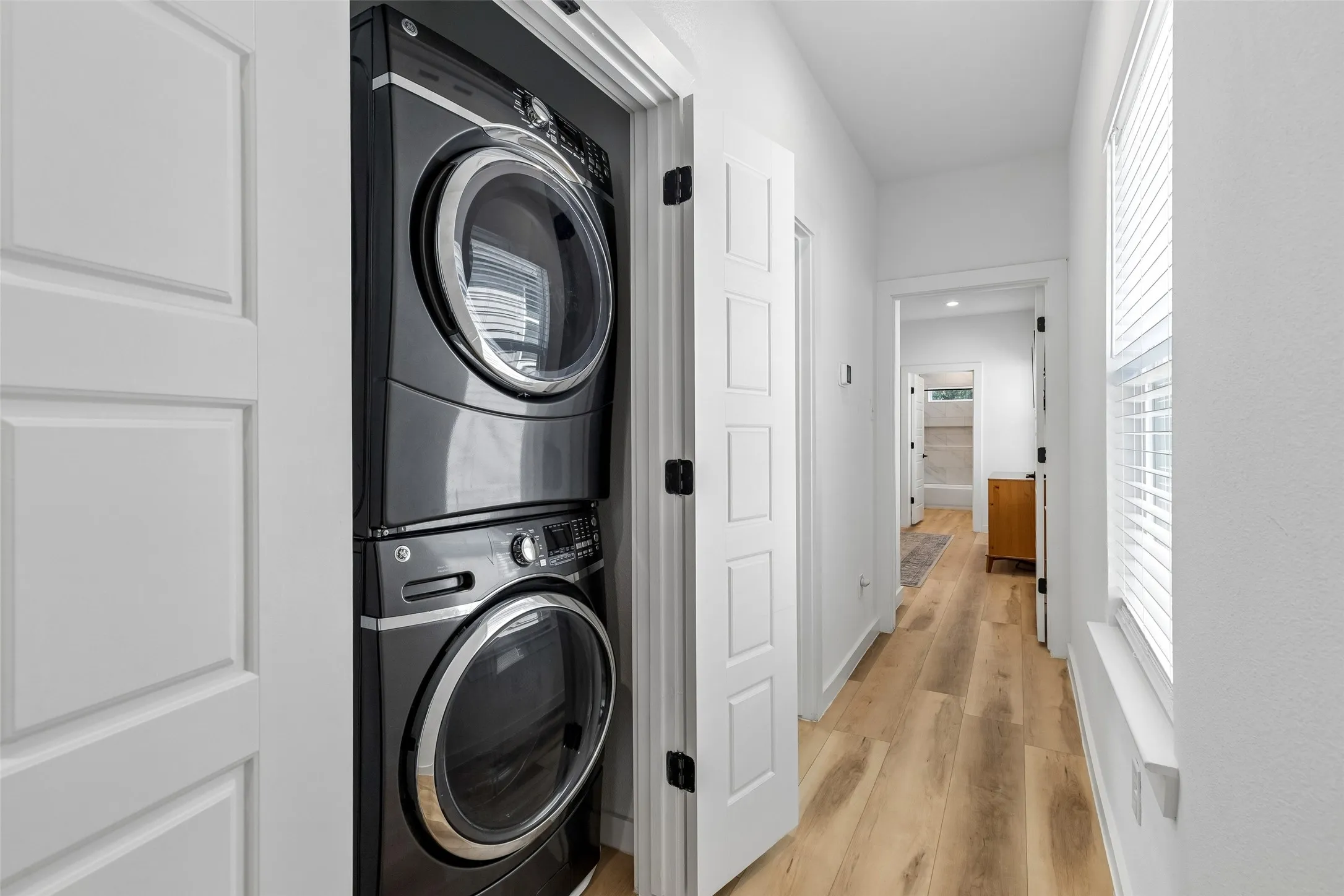 Single Family Residence For Sale in Dallas County , 2225 Bethurum Avenue, Dallas, Texas 75215, 4 Bedroom, 3 Bathroom, 1 Garage spaces, 1,776 Sqft, built in 2024, mls#21368121, Real Estate Agent in Dallas, Homes For Sale in Dallas county, Homes For Sale in Dallas, Realtor in Dallas Texas, Real Estate Brokerage Independent Realty Texas, Luminita Cordes Realtor