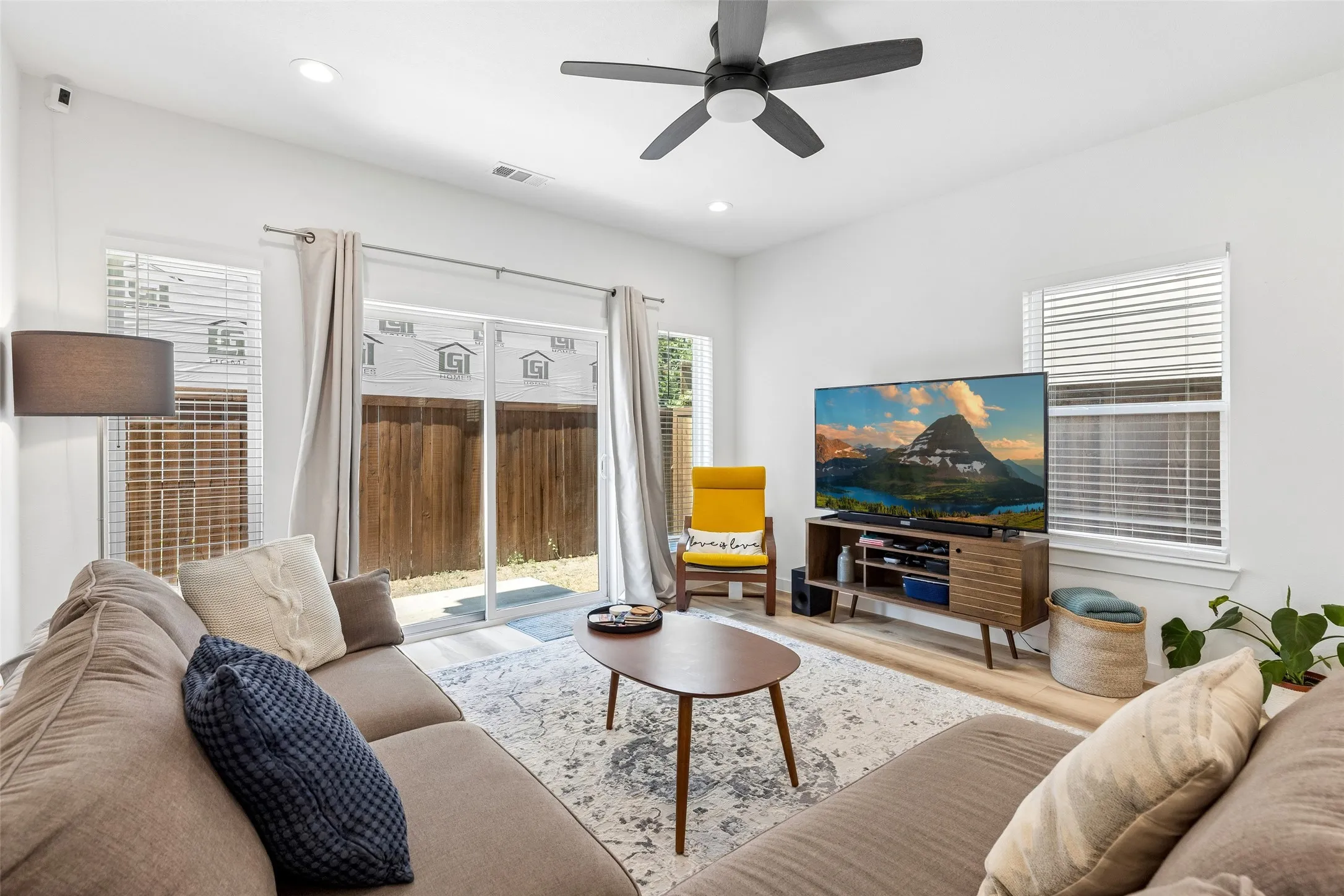 Single Family Residence For Sale in Dallas County , 2225 Bethurum Avenue, Dallas, Texas 75215, 4 Bedroom, 3 Bathroom, 1 Garage spaces, 1,776 Sqft, built in 2024, mls#21368121, Real Estate Agent in Dallas, Homes For Sale in Dallas county, Homes For Sale in Dallas, Realtor in Dallas Texas, Real Estate Brokerage Independent Realty Texas, Luminita Cordes Realtor