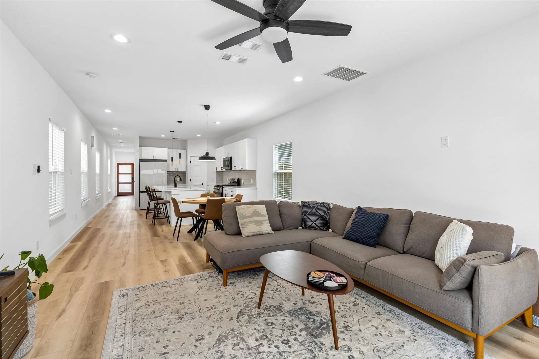 Single Family Residence For Sale in Dallas County , 2225 Bethurum Avenue, Dallas, Texas 75215, 4 Bedroom, 3 Bathroom, 1 Garage spaces, 1,776 Sqft, built in 2024, mls#21368121, Real Estate Agent in Dallas, Homes For Sale in Dallas county, Homes For Sale in Dallas, Realtor in Dallas Texas, Real Estate Brokerage Independent Realty Texas, Luminita Cordes Realtor