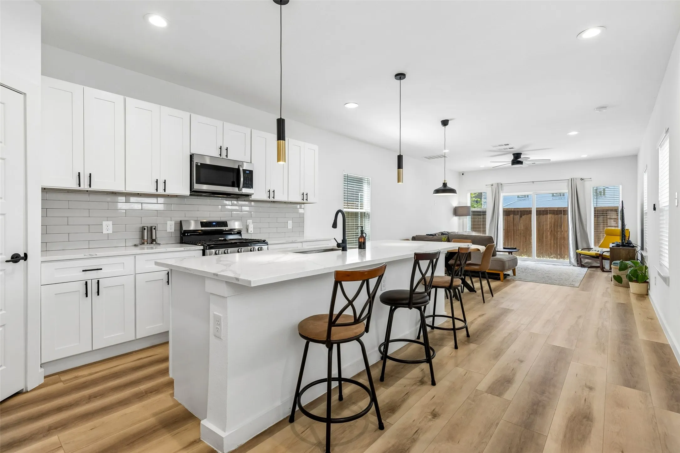 Single Family Residence For Sale in Dallas County , 2225 Bethurum Avenue, Dallas, Texas 75215, 4 Bedroom, 3 Bathroom, 1 Garage spaces, 1,776 Sqft, built in 2024, mls#21368121, Real Estate Agent in Dallas, Homes For Sale in Dallas county, Homes For Sale in Dallas, Realtor in Dallas Texas, Real Estate Brokerage Independent Realty Texas, Luminita Cordes Realtor