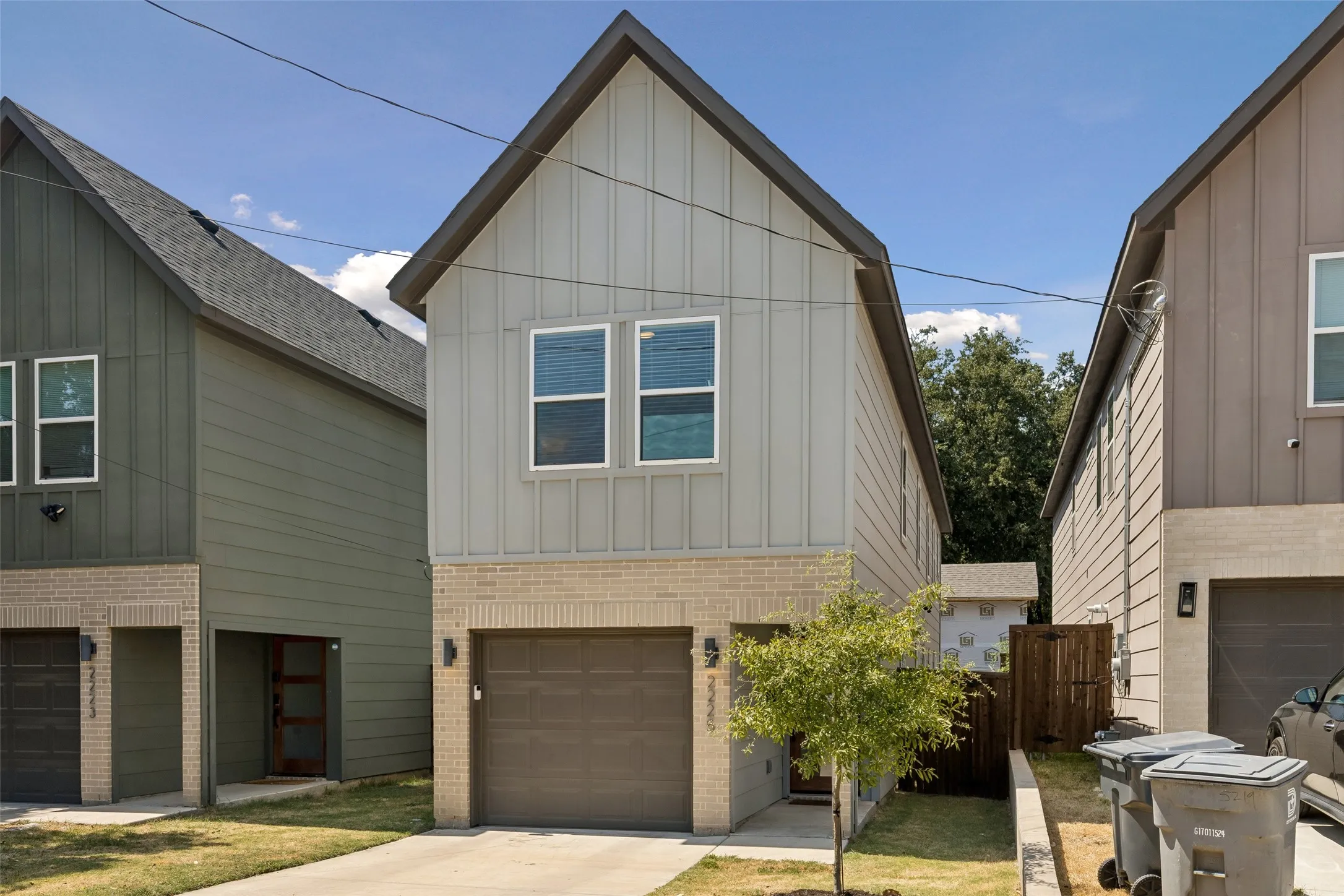 Single Family Residence For Sale in Dallas County , 2225 Bethurum Avenue, Dallas, Texas 75215, 4 Bedroom, 3 Bathroom, 1 Garage spaces, 1,776 Sqft, built in 2024, mls#21368121, Real Estate Agent in Dallas, Homes For Sale in Dallas county, Homes For Sale in Dallas, Realtor in Dallas Texas, Real Estate Brokerage Independent Realty Texas, Luminita Cordes Realtor