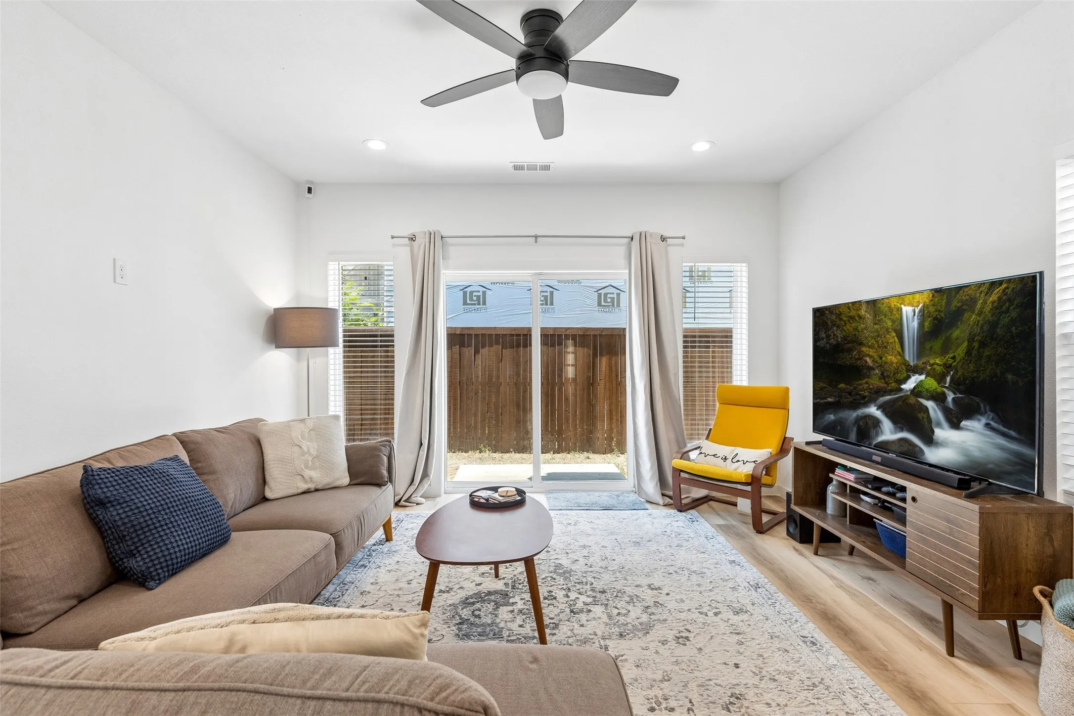 Single Family Residence For Sale in Dallas County , 2225 Bethurum Avenue, Dallas, Texas 75215, 4 Bedroom, 3 Bathroom, 1 Garage spaces, 1,776 Sqft, built in 2024, mls#21368121, Real Estate Agent in Dallas, Homes For Sale in Dallas county, Homes For Sale in Dallas, Realtor in Dallas Texas, Real Estate Brokerage Independent Realty Texas, Luminita Cordes Realtor