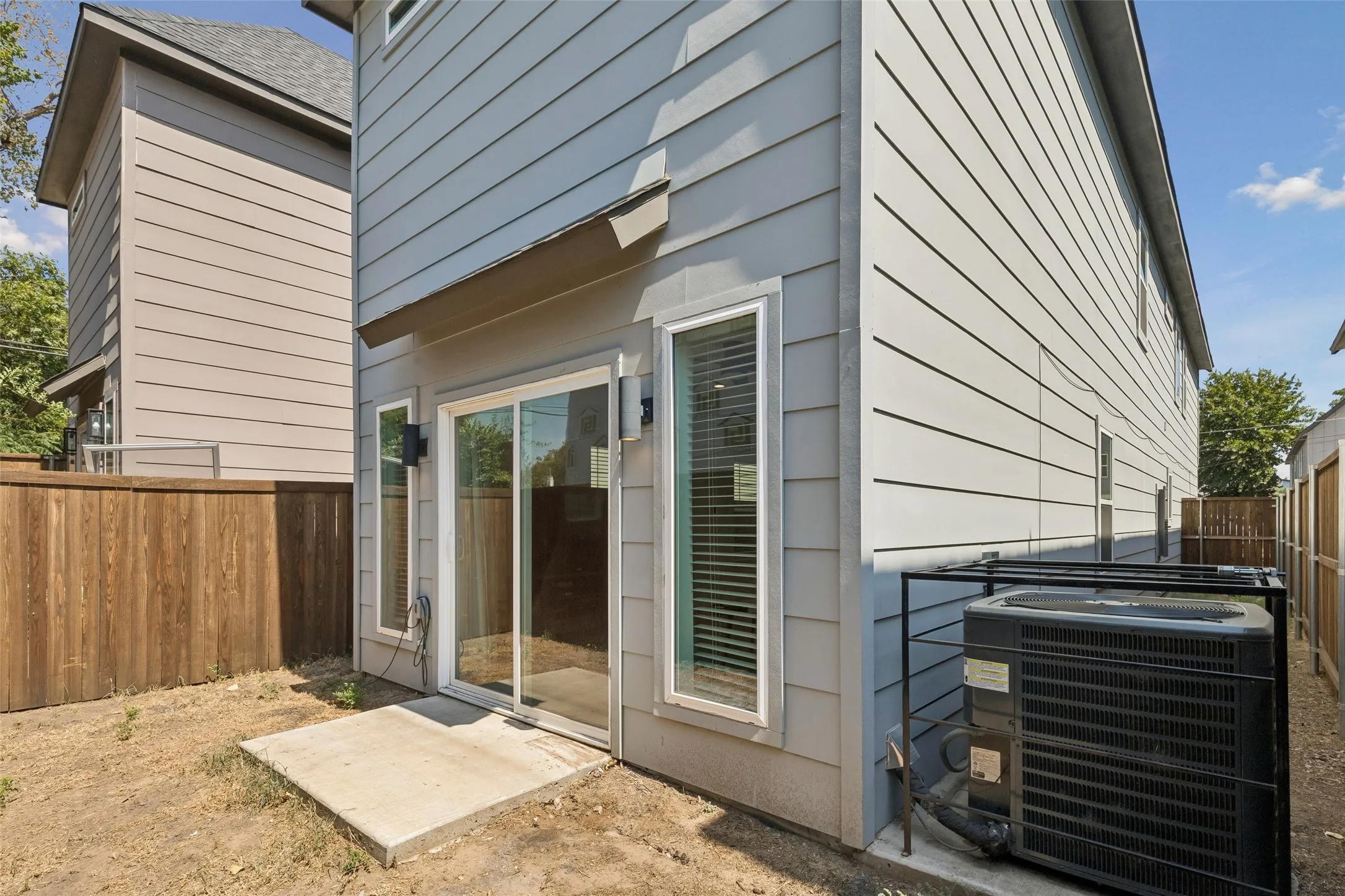 Single Family Residence For Sale in Dallas County , 2225 Bethurum Avenue, Dallas, Texas 75215, 4 Bedroom, 3 Bathroom, 1 Garage spaces, 1,776 Sqft, built in 2024, mls#21368121, Real Estate Agent in Dallas, Homes For Sale in Dallas county, Homes For Sale in Dallas, Realtor in Dallas Texas, Real Estate Brokerage Independent Realty Texas, Luminita Cordes Realtor