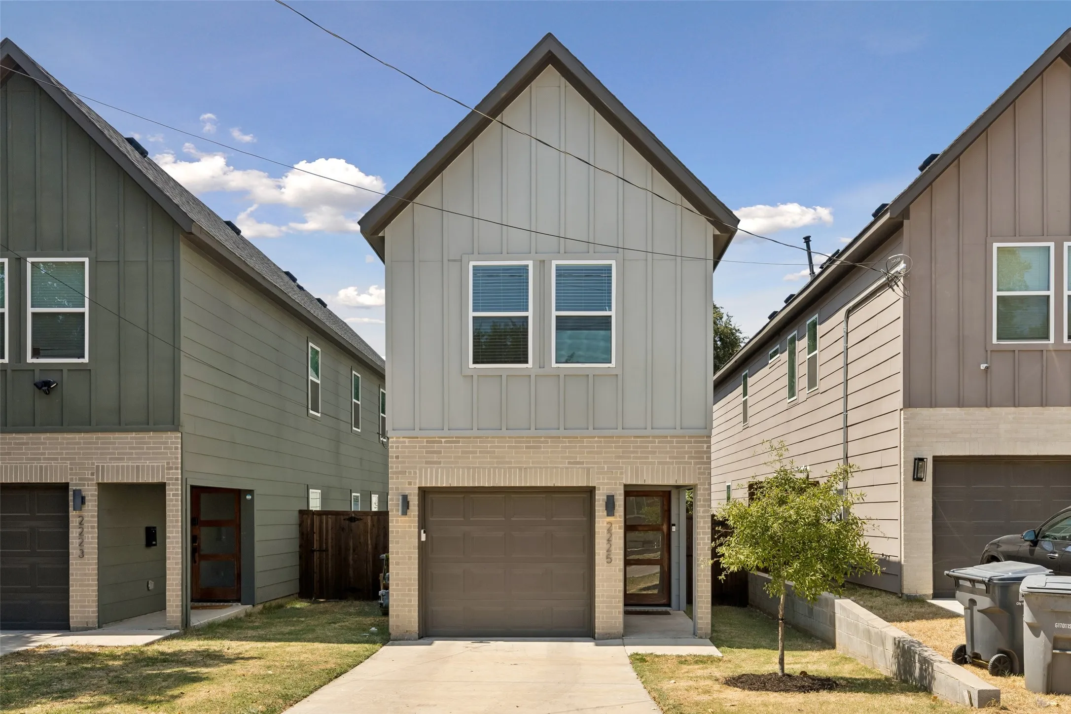 Single Family Residence For Sale in Dallas County , 2225 Bethurum Avenue, Dallas, Texas 75215, 4 Bedroom, 3 Bathroom, 1 Garage spaces, 1,776 Sqft, built in 2024, mls#21368121, Real Estate Agent in Dallas, Homes For Sale in Dallas county, Homes For Sale in Dallas, Realtor in Dallas Texas, Real Estate Brokerage Independent Realty Texas, Luminita Cordes Realtor