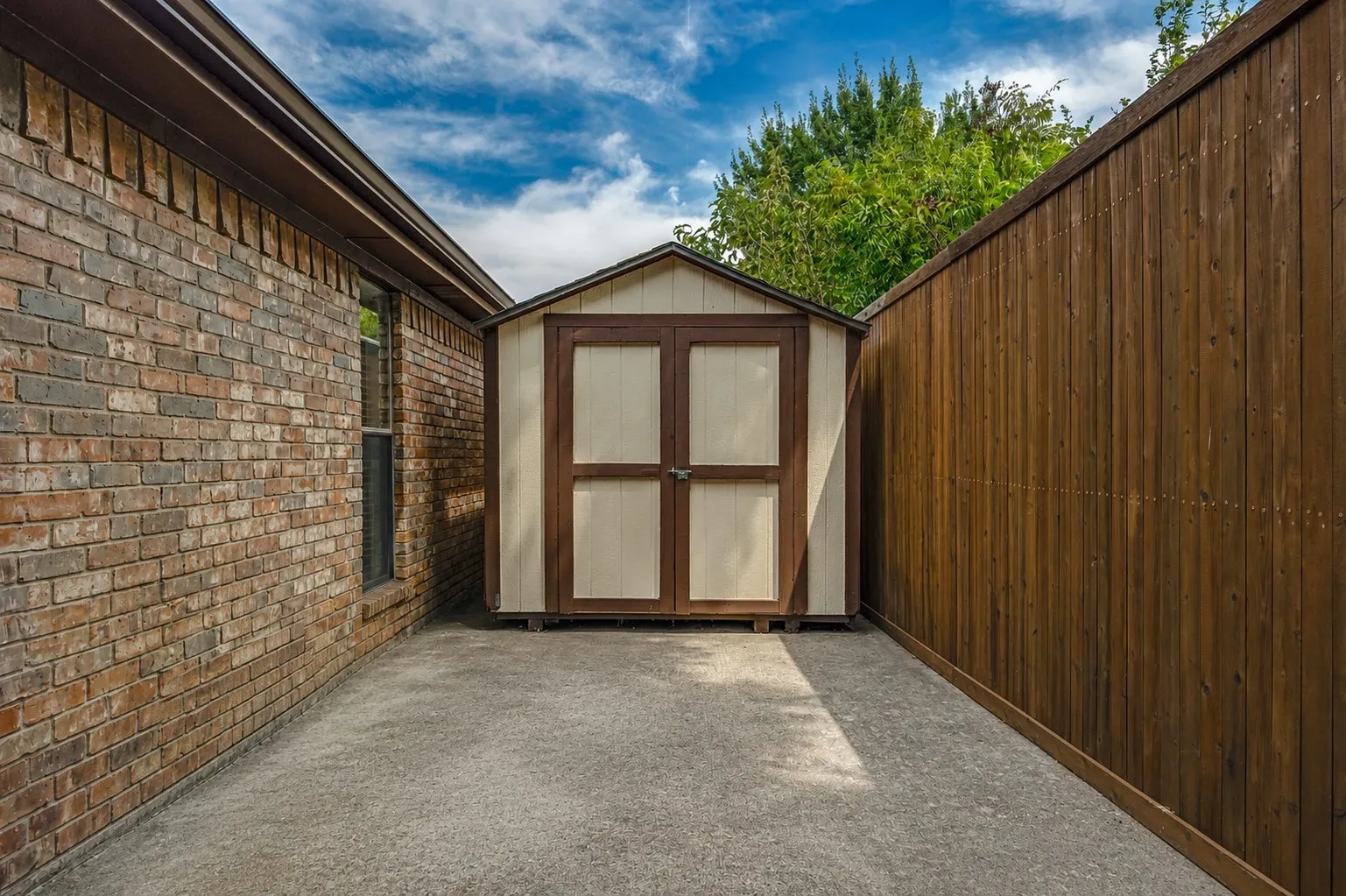 Single Family Residence For Sale in Dallas County , 705 Michelle Place, Coppell, Texas 75019, 3 Bedroom, 2 Bathroom, 2 Garage spaces, 1,807 Sqft, built in 1987, mls#21369477, Real Estate Agent in Coppell, Homes For Sale in Dallas county, Homes For Sale in Coppell, Realtor in Coppell Texas, Real Estate Brokerage Independent Realty Texas, Luminita Cordes Realtor