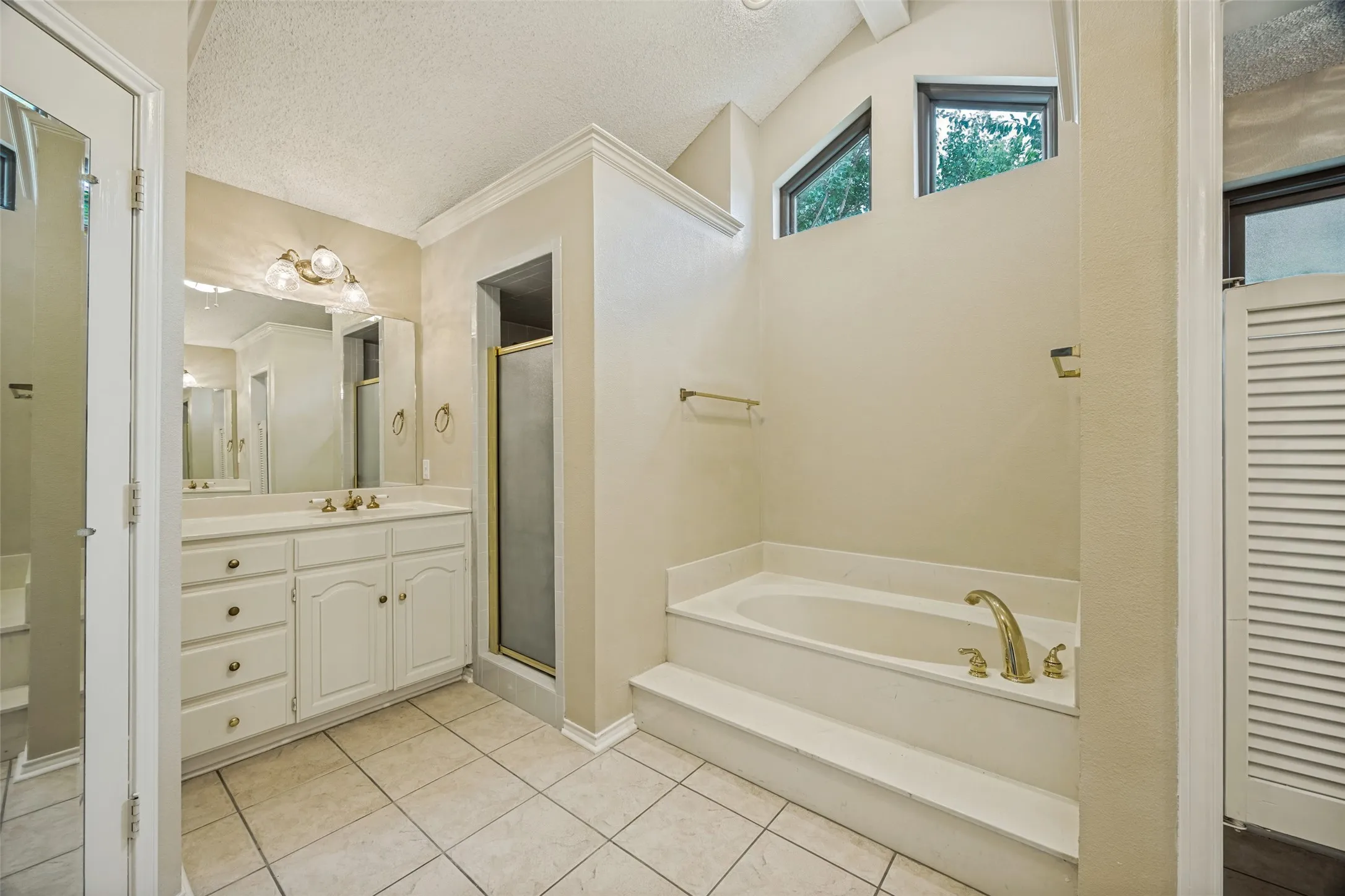 Single Family Residence For Sale in Dallas County , 705 Michelle Place, Coppell, Texas 75019, 3 Bedroom, 2 Bathroom, 2 Garage spaces, 1,807 Sqft, built in 1987, mls#21369477, Real Estate Agent in Coppell, Homes For Sale in Dallas county, Homes For Sale in Coppell, Realtor in Coppell Texas, Real Estate Brokerage Independent Realty Texas, Luminita Cordes Realtor