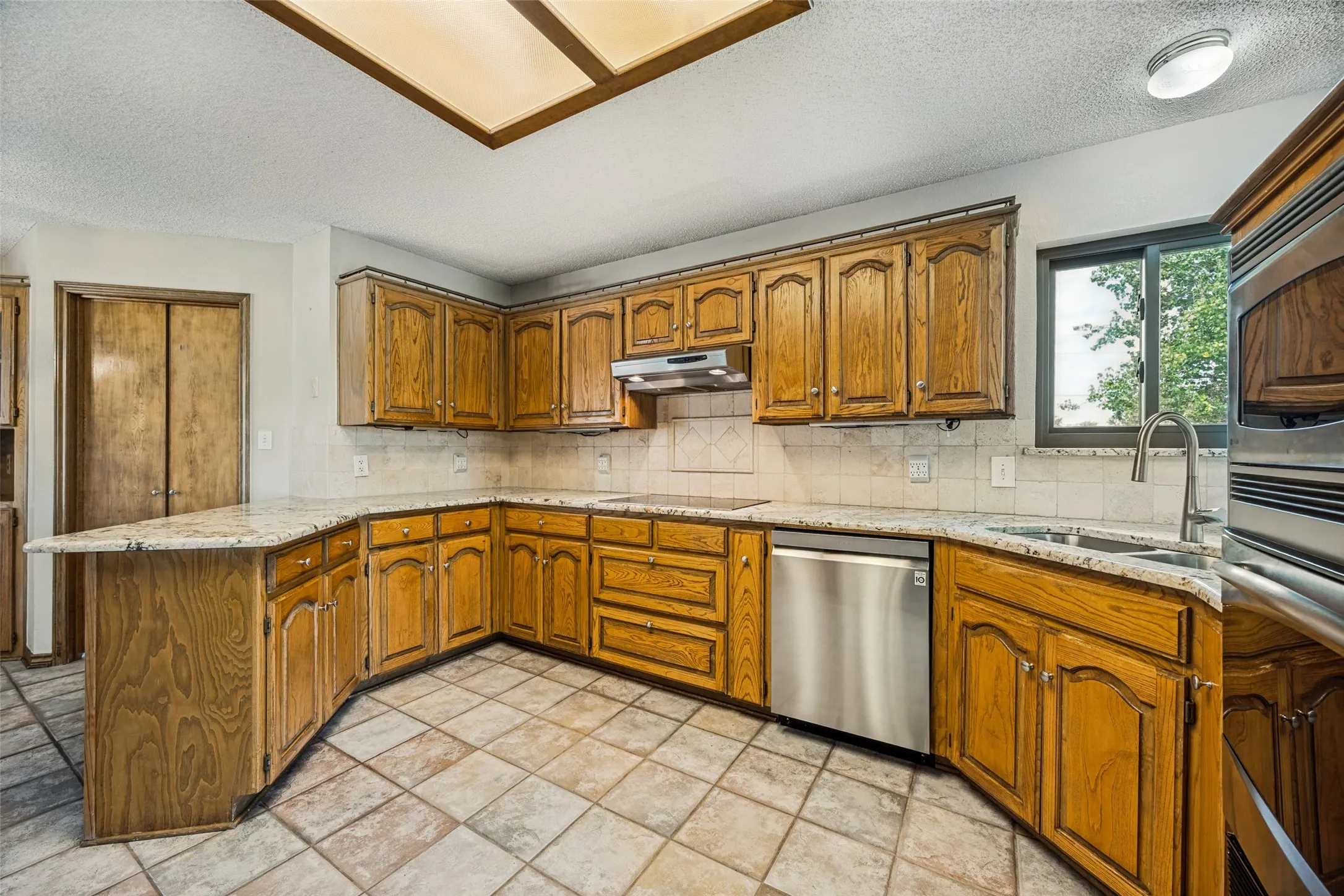 Single Family Residence For Sale in Dallas County , 705 Michelle Place, Coppell, Texas 75019, 3 Bedroom, 2 Bathroom, 2 Garage spaces, 1,807 Sqft, built in 1987, mls#21369477, Real Estate Agent in Coppell, Homes For Sale in Dallas county, Homes For Sale in Coppell, Realtor in Coppell Texas, Real Estate Brokerage Independent Realty Texas, Luminita Cordes Realtor