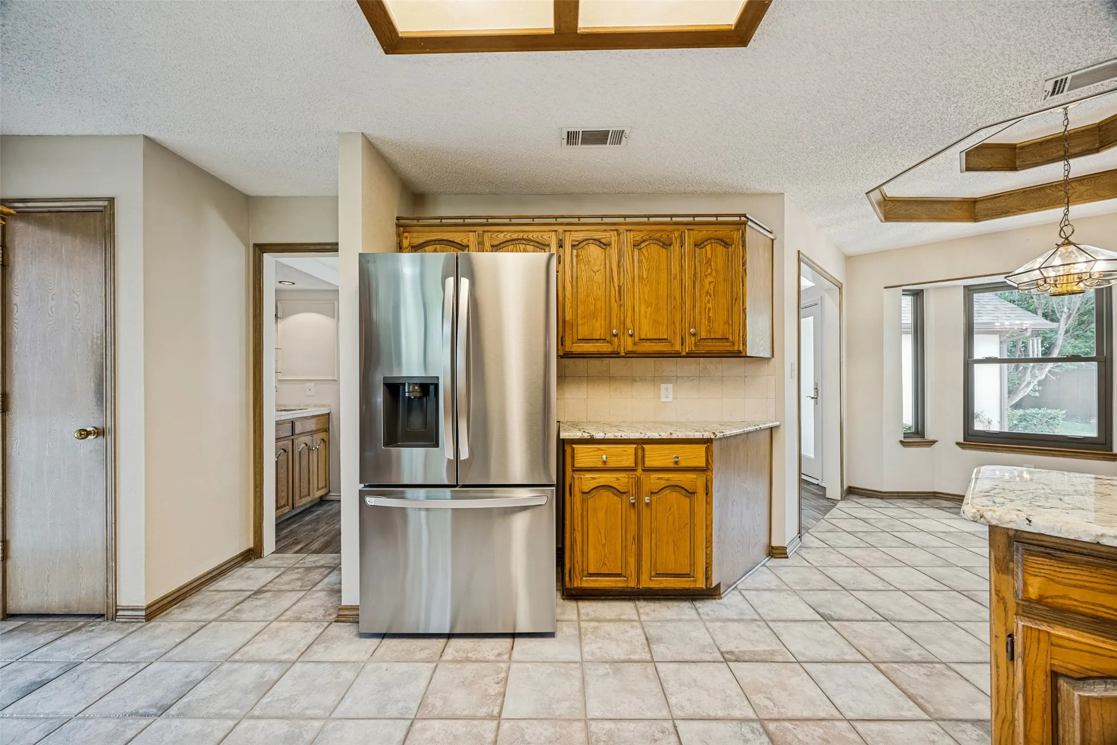 Single Family Residence For Sale in Dallas County , 705 Michelle Place, Coppell, Texas 75019, 3 Bedroom, 2 Bathroom, 2 Garage spaces, 1,807 Sqft, built in 1987, mls#21369477, Real Estate Agent in Coppell, Homes For Sale in Dallas county, Homes For Sale in Coppell, Realtor in Coppell Texas, Real Estate Brokerage Independent Realty Texas, Luminita Cordes Realtor